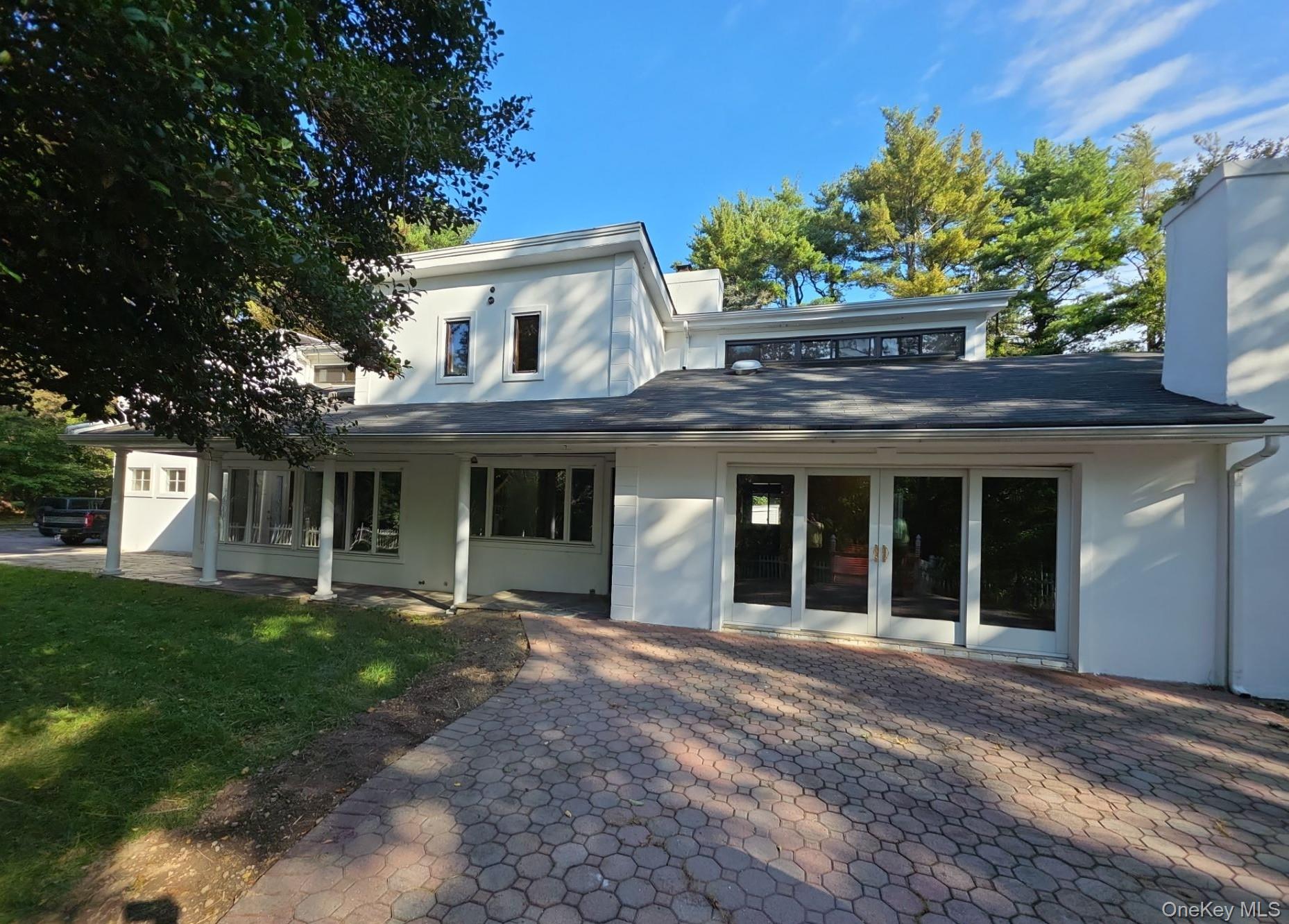 549 Woodbury Road Property Photo 1