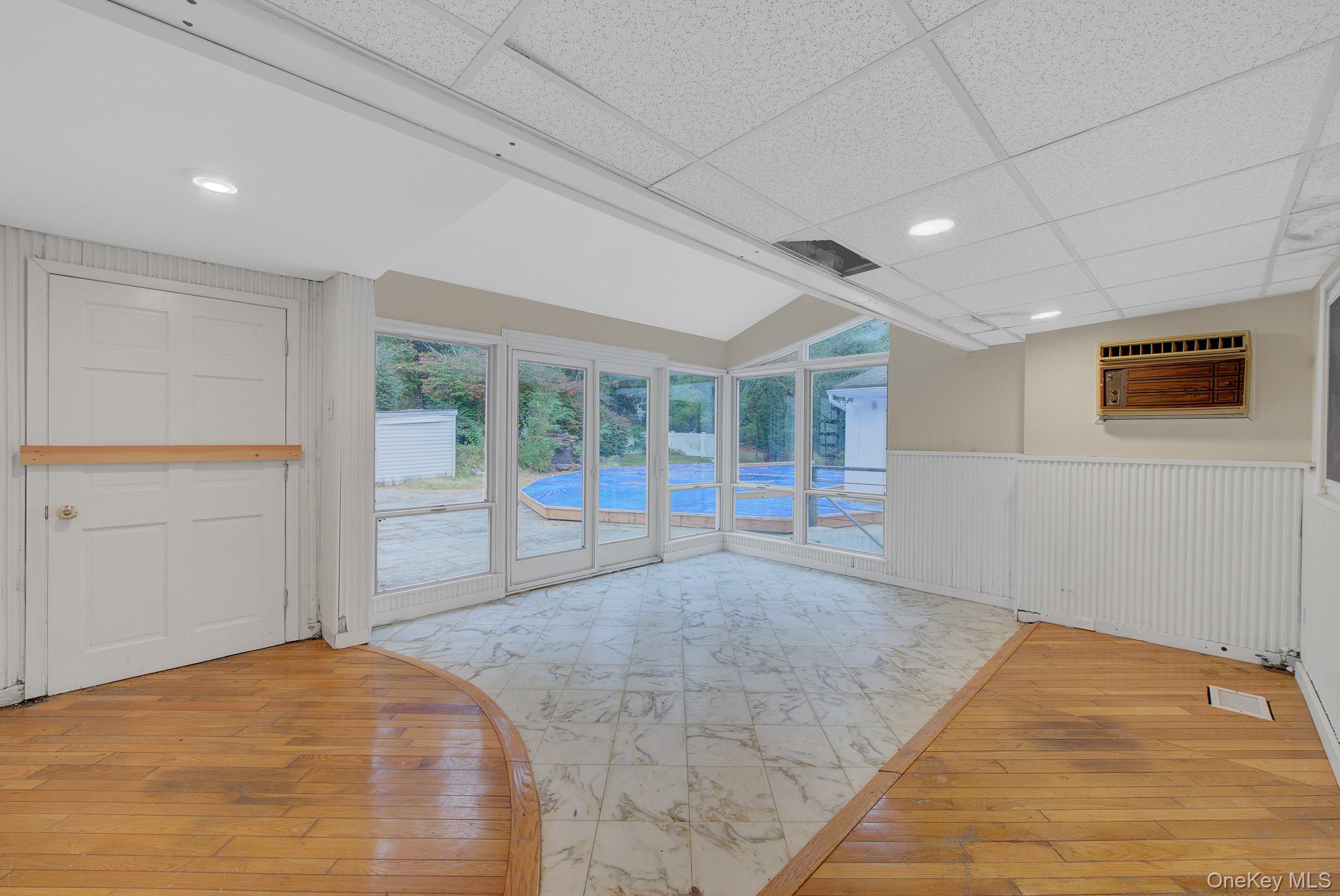 549 Woodbury Road Property Photo 13