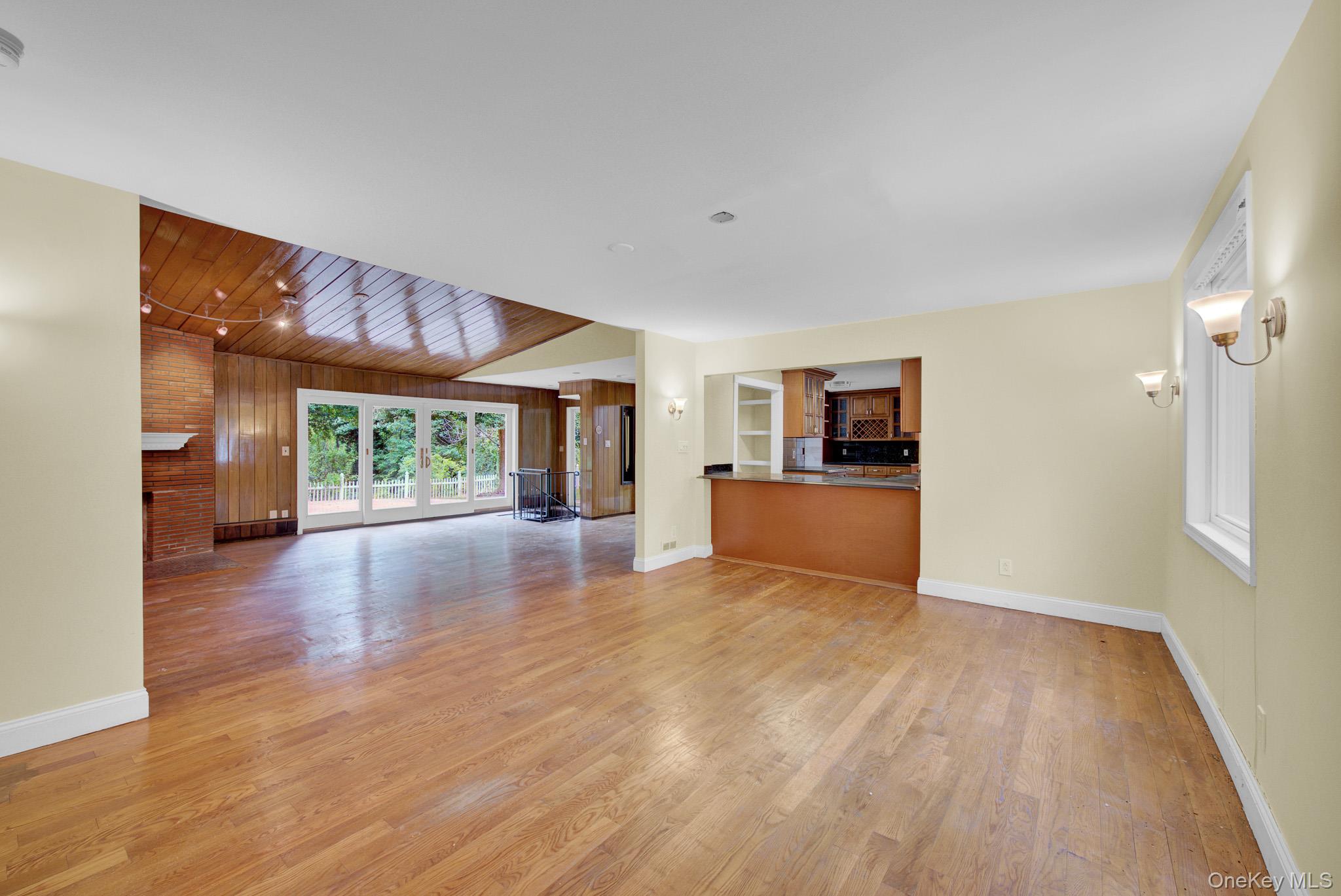 549 Woodbury Road Property Photo 20