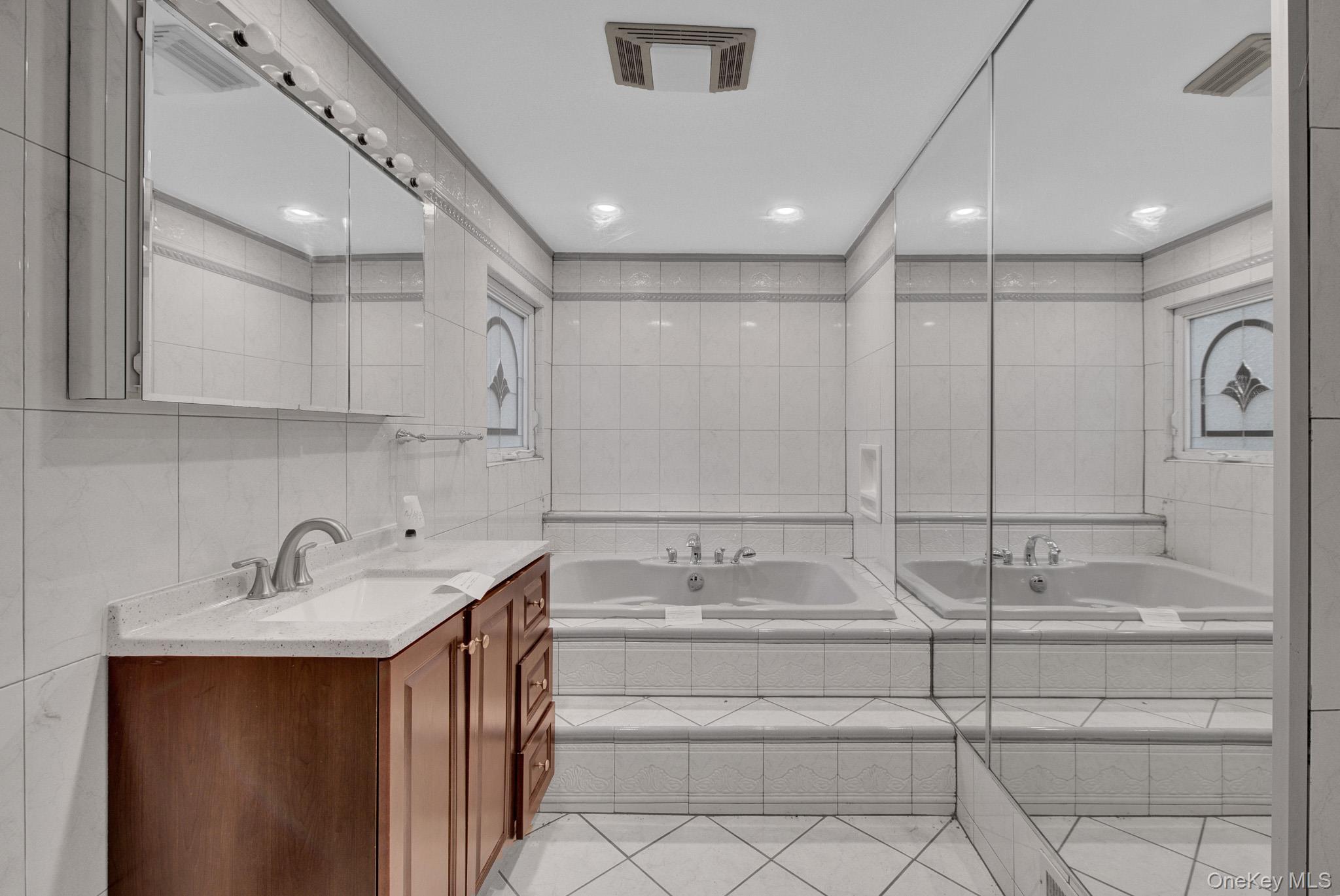 549 Woodbury Road Property Photo 24