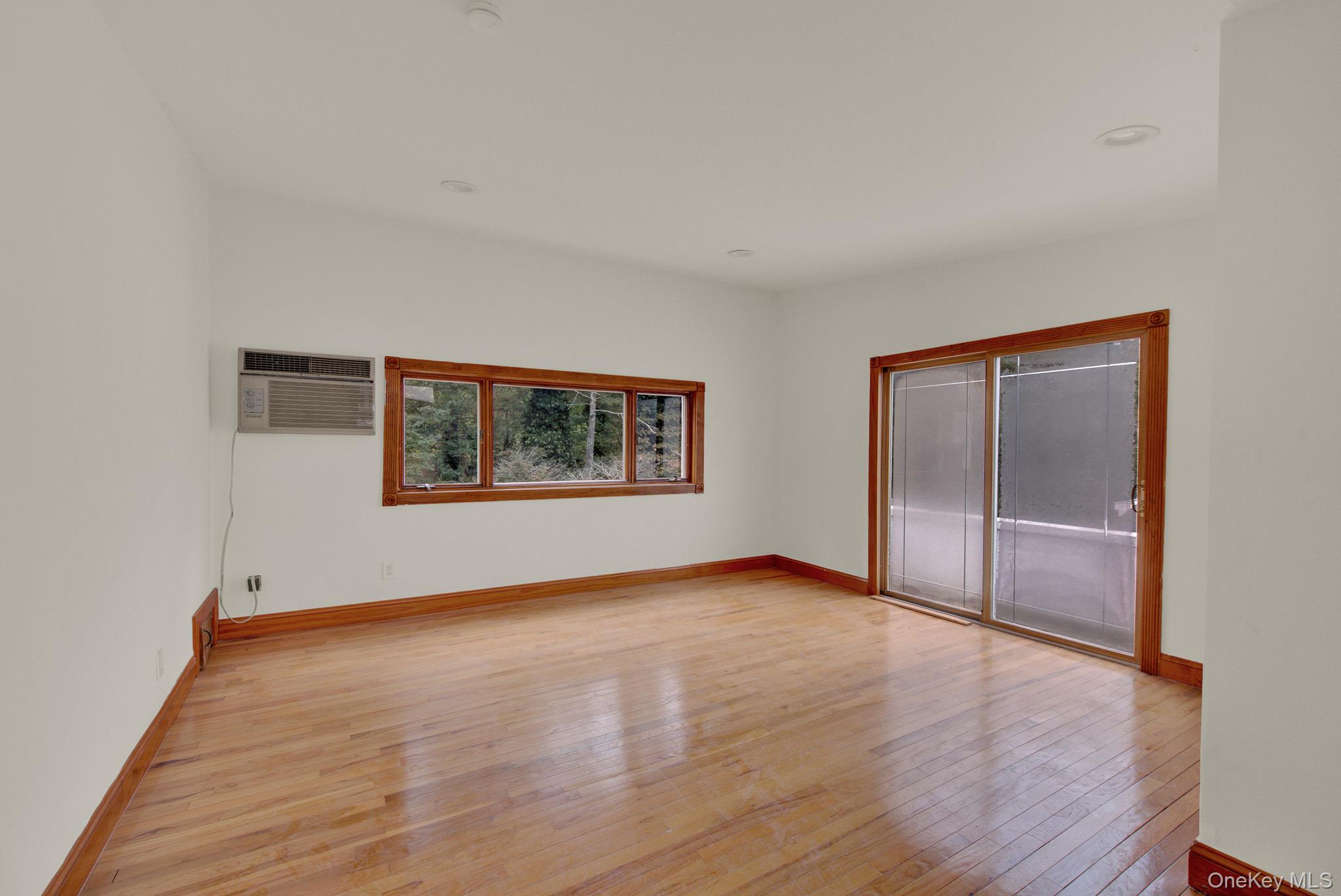 549 Woodbury Road Property Photo 33