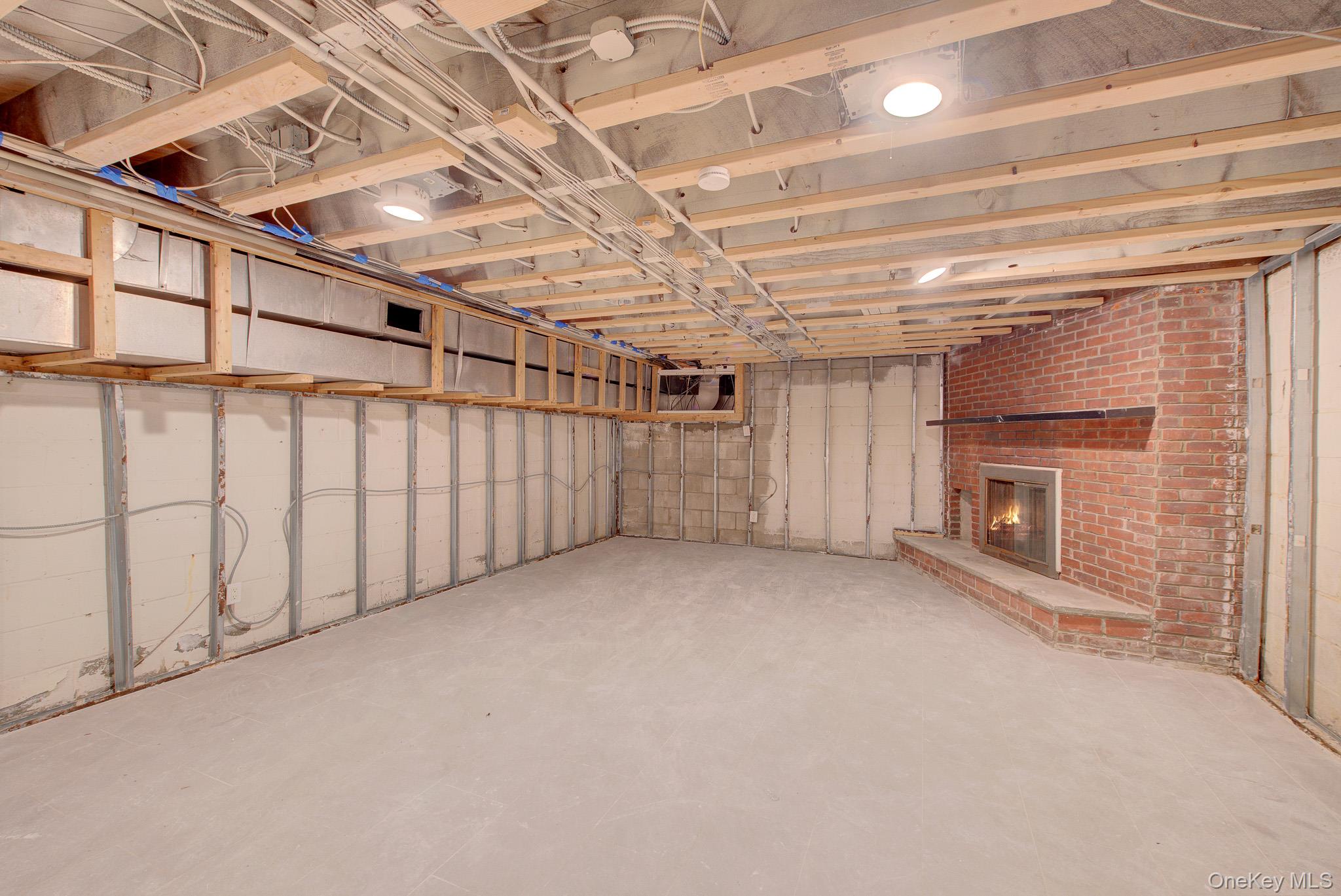 549 Woodbury Road Property Photo 37
