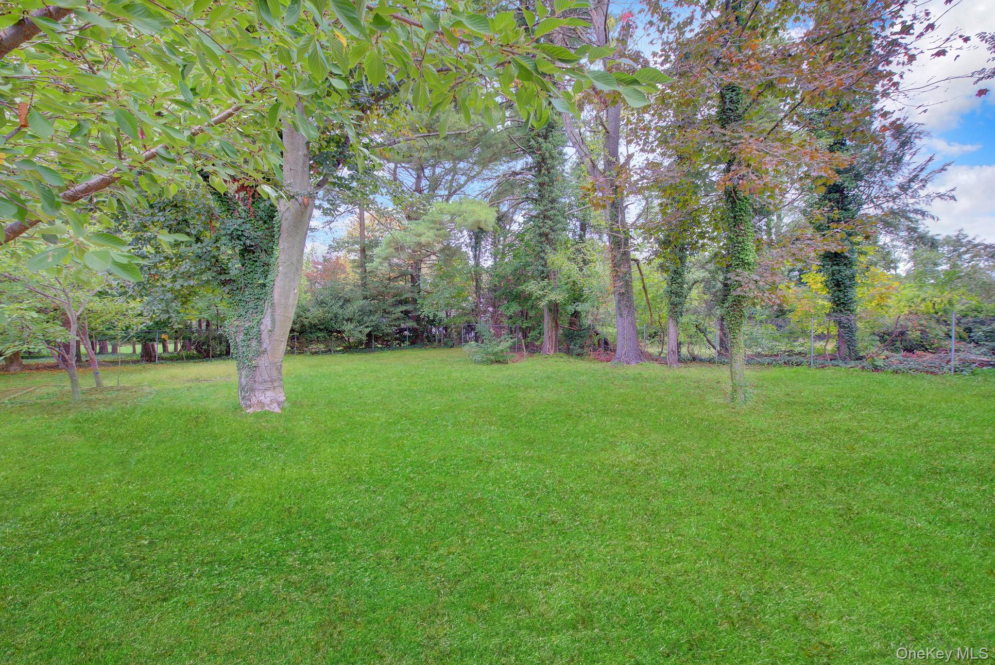549 Woodbury Road Property Photo 41