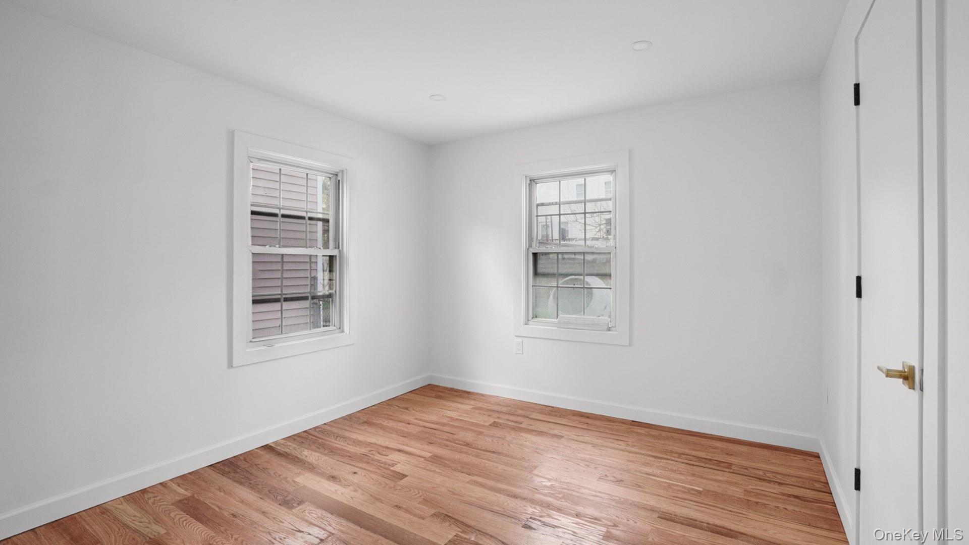 219 E 238th Street Property Photo 12