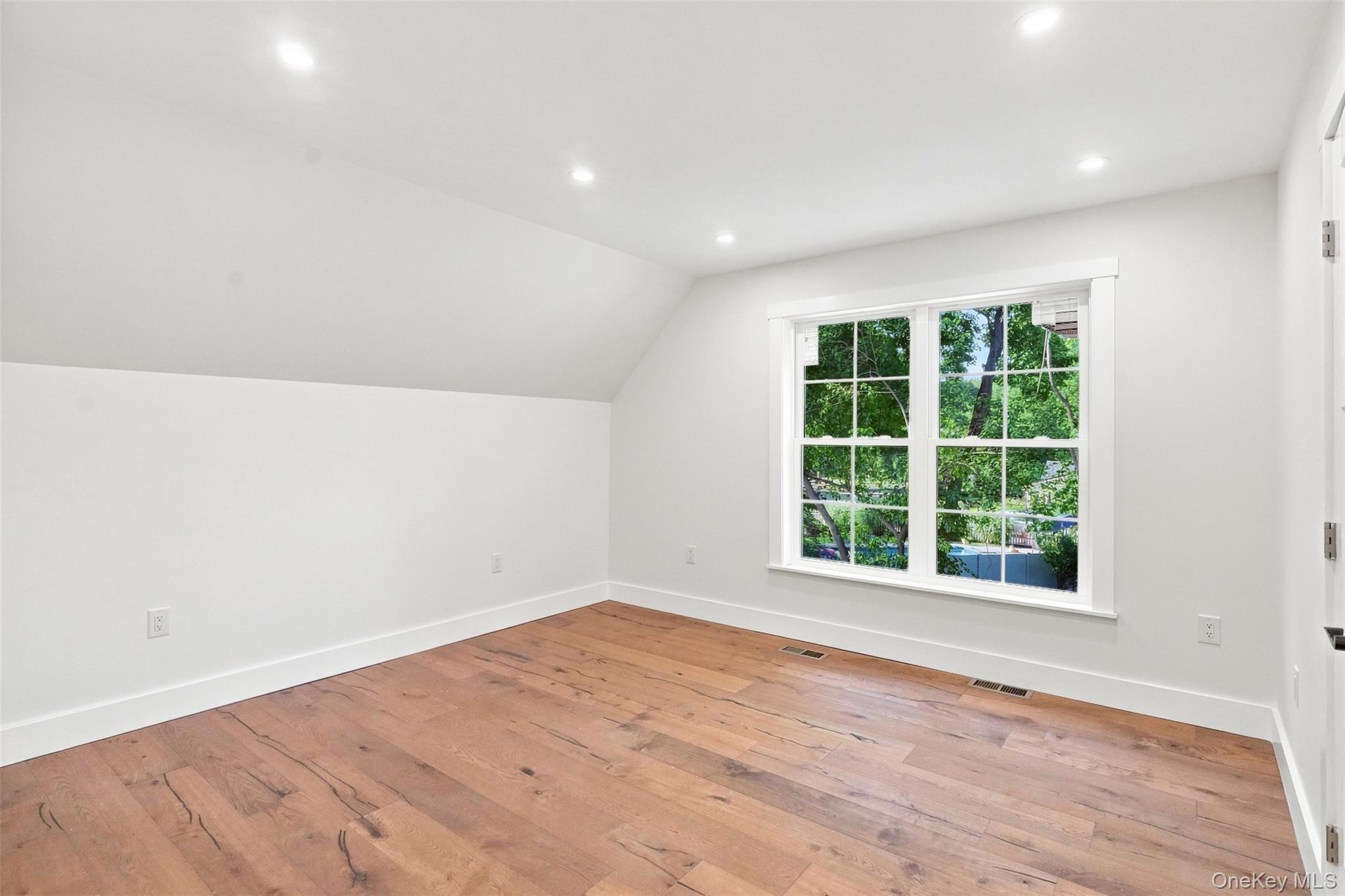 34 Innis Avenue Property Photo 40