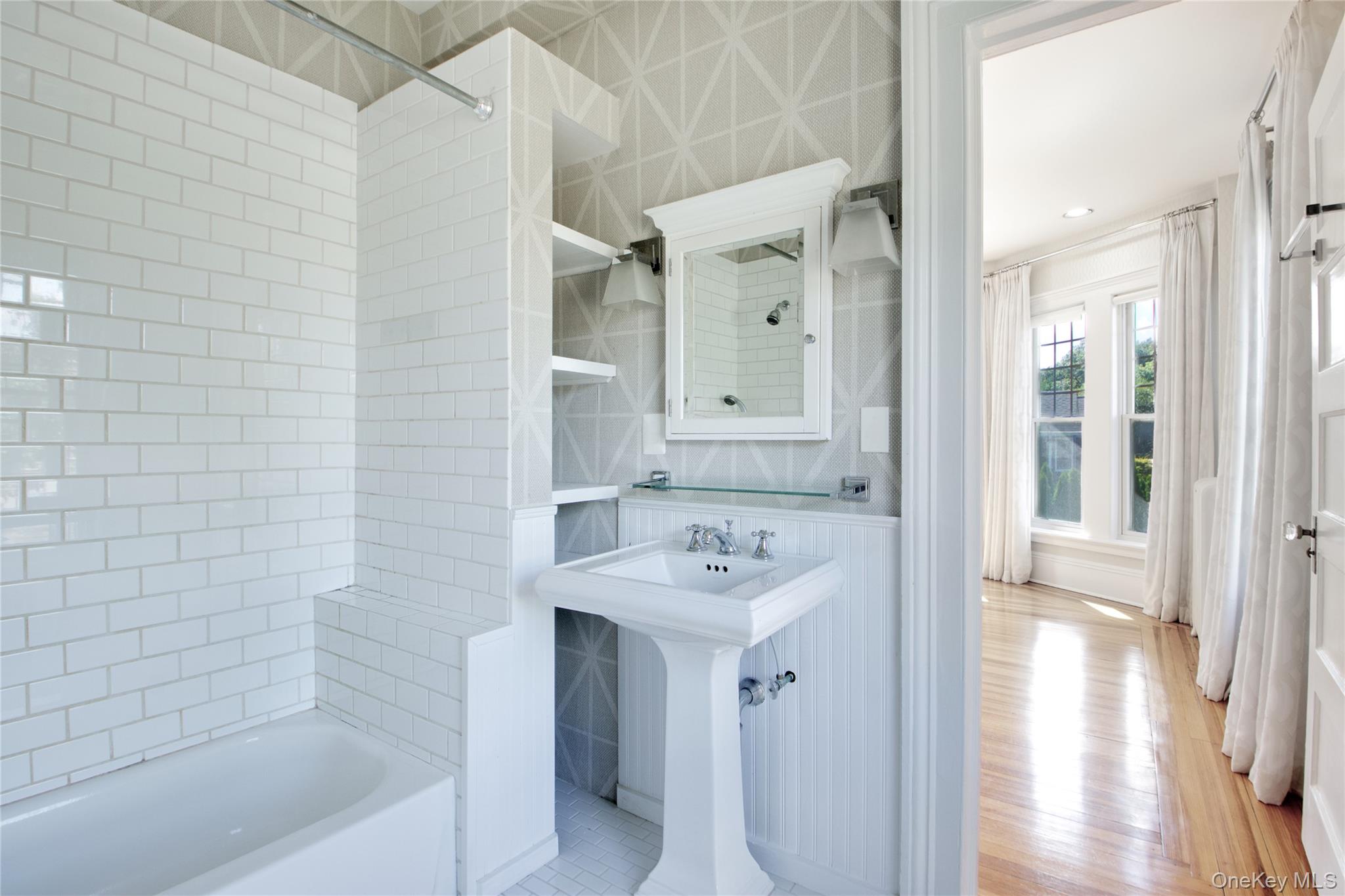 92 6th Street Property Photo 17