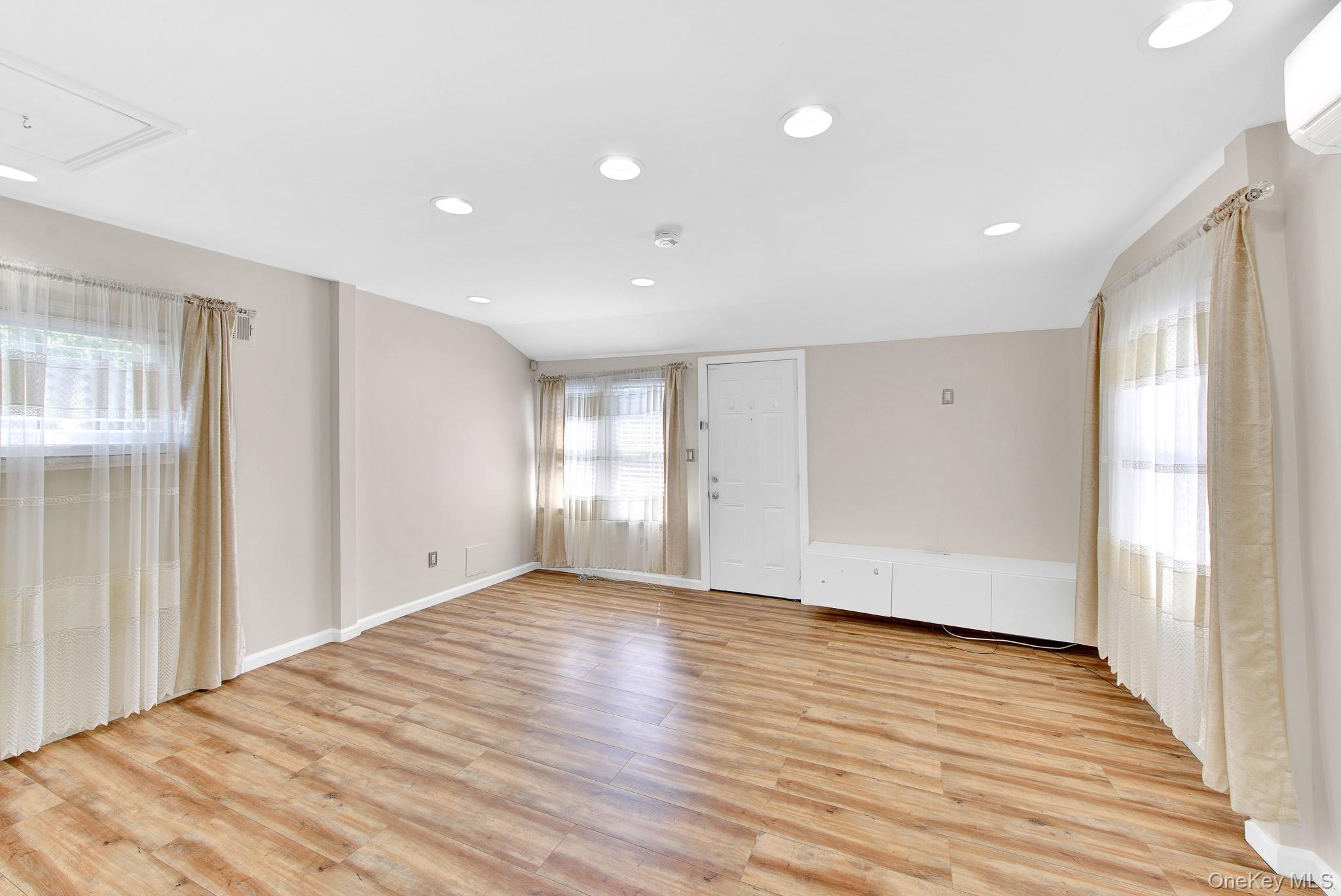 2 Sampson Street Property Photo 3
