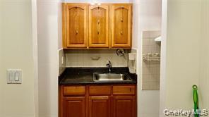 84-70 129 Street 6j Property Photo 4