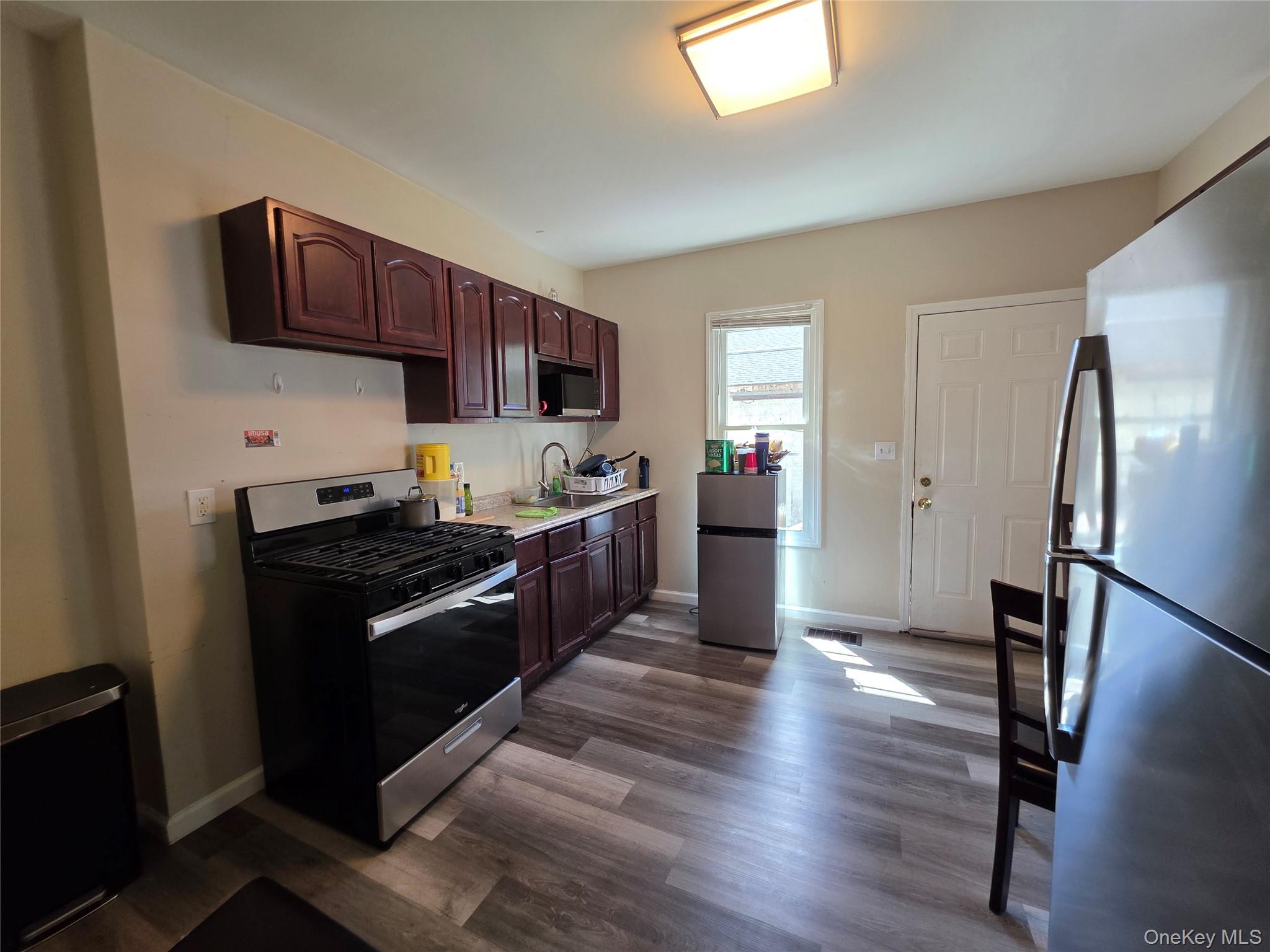 344 Mansion Street B Property Photo 15