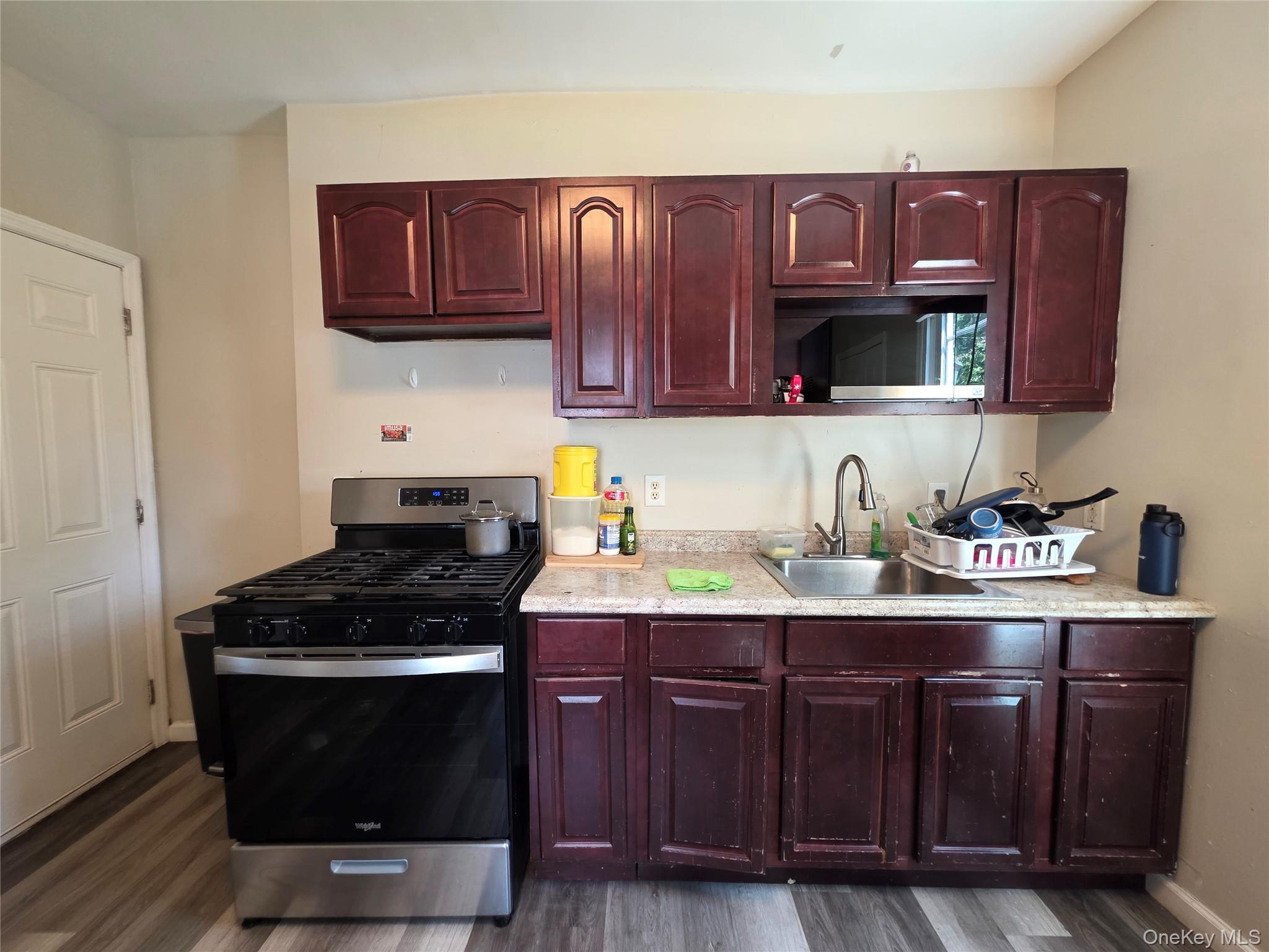 344 Mansion Street B Property Photo 16