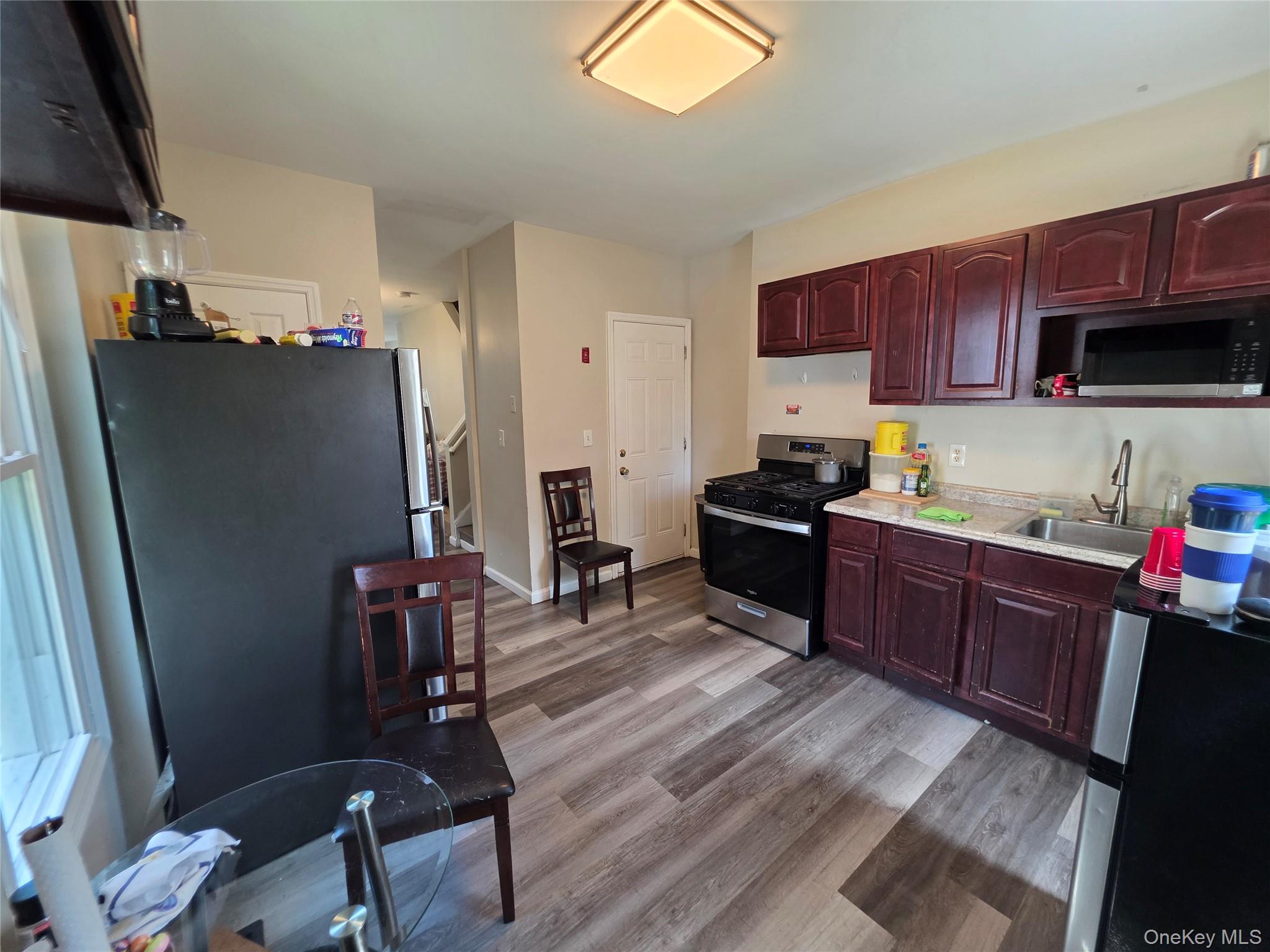 344 Mansion Street B Property Photo 17