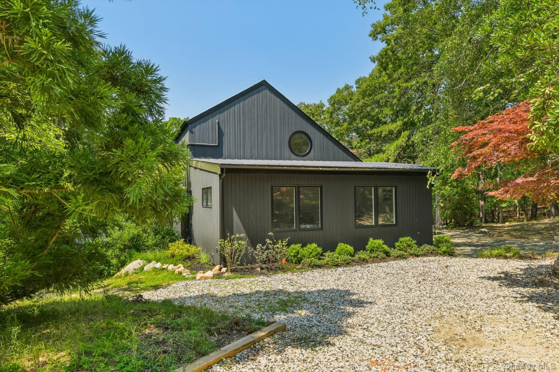 12 Deep View Court Property Photo 2