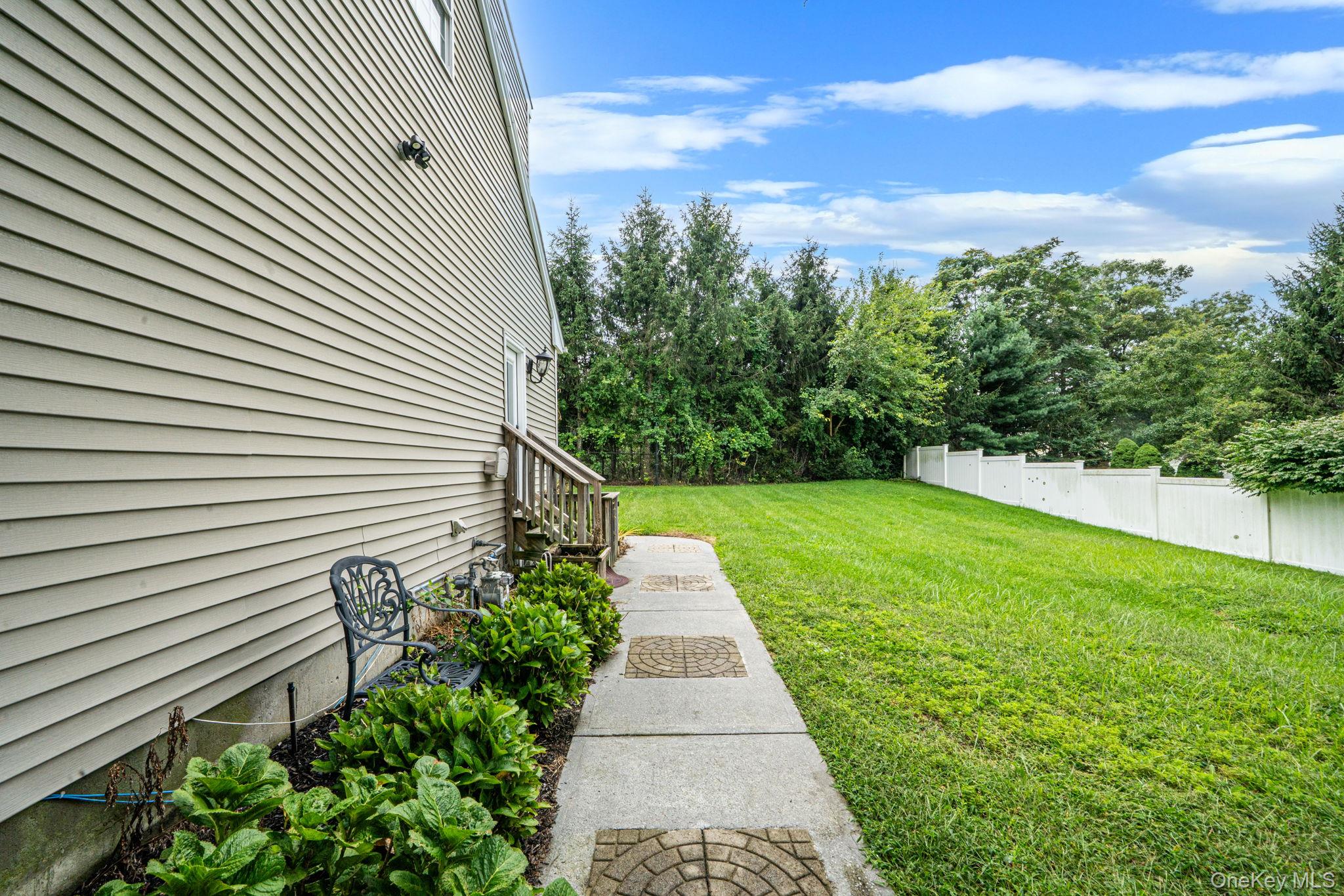 18 Woodridge Lane Property Photo 10