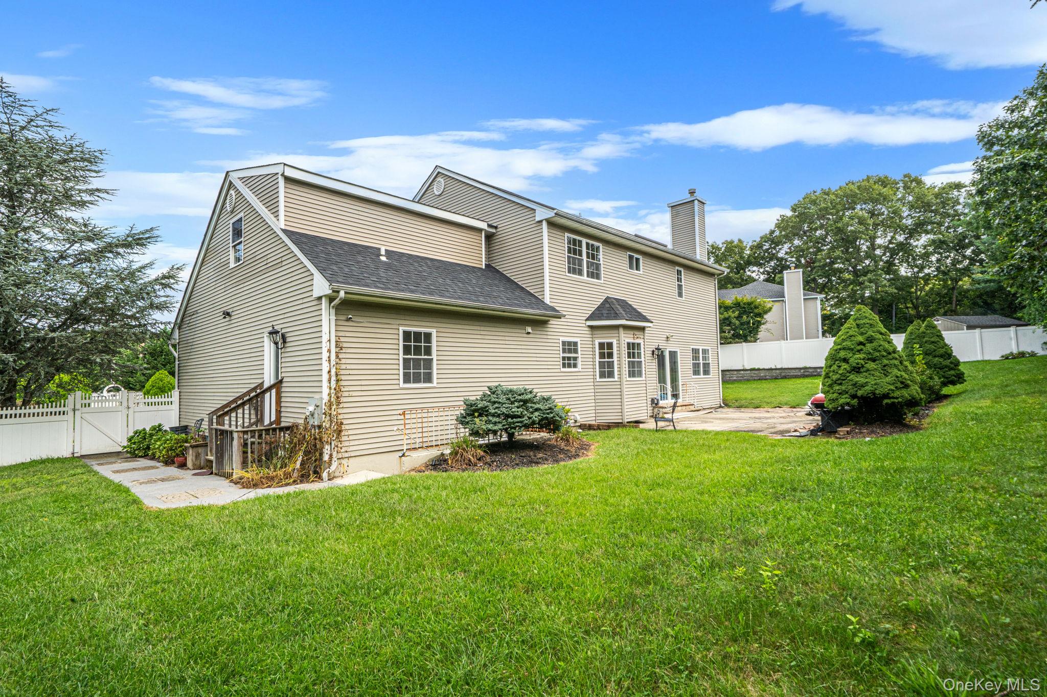 18 Woodridge Lane Property Photo 13