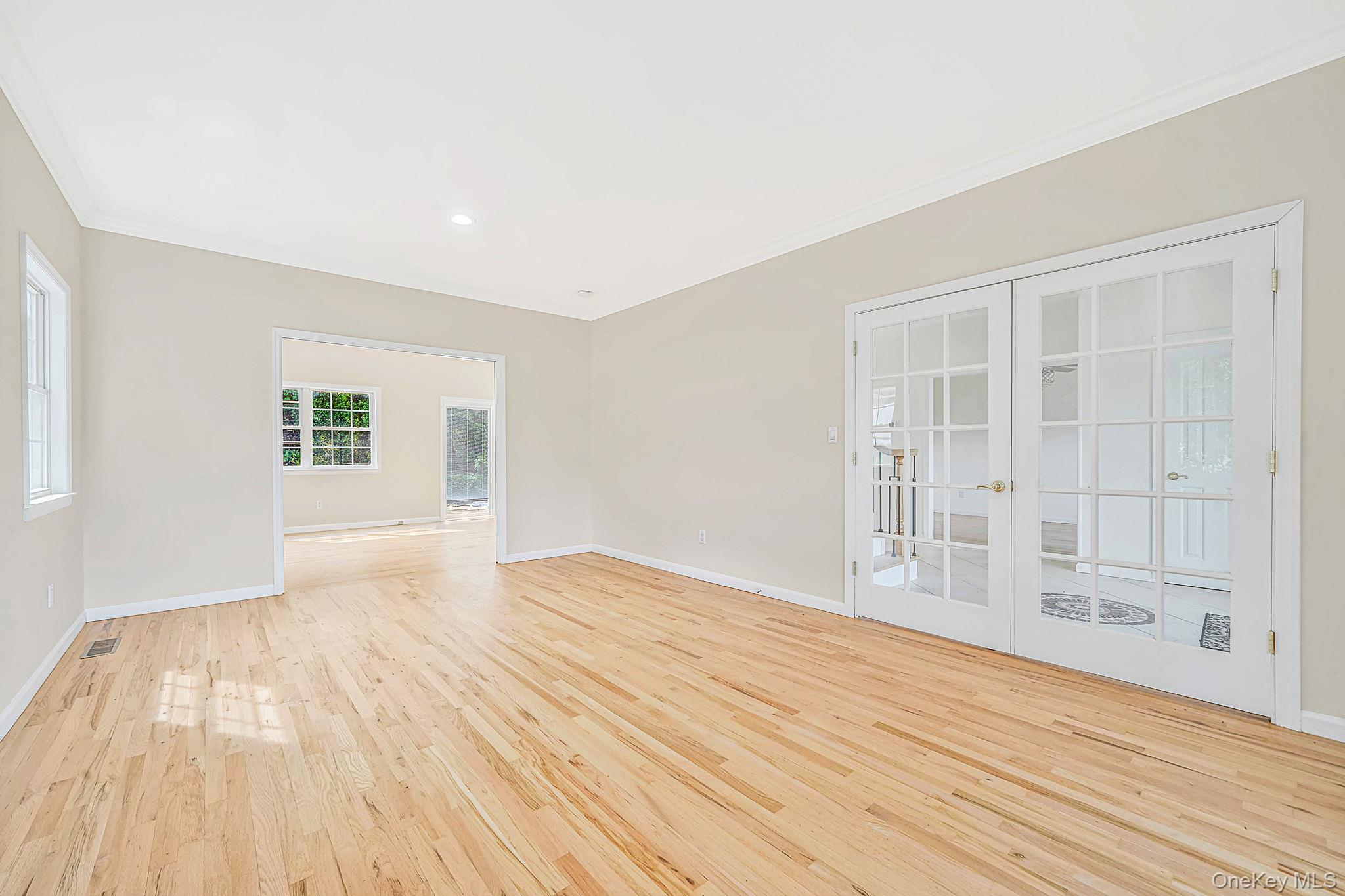 18 Woodridge Lane Property Photo 16
