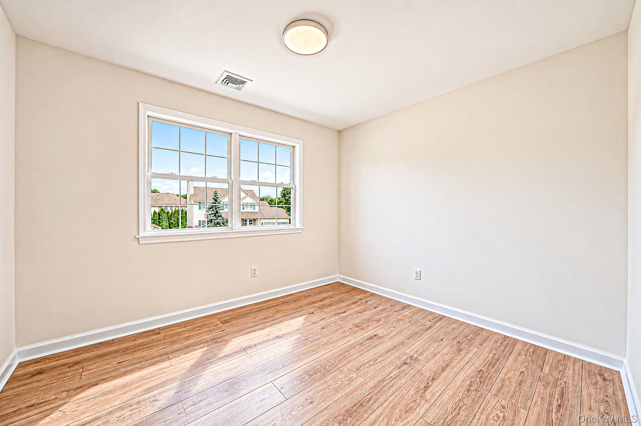 18 Woodridge Lane Property Photo 19