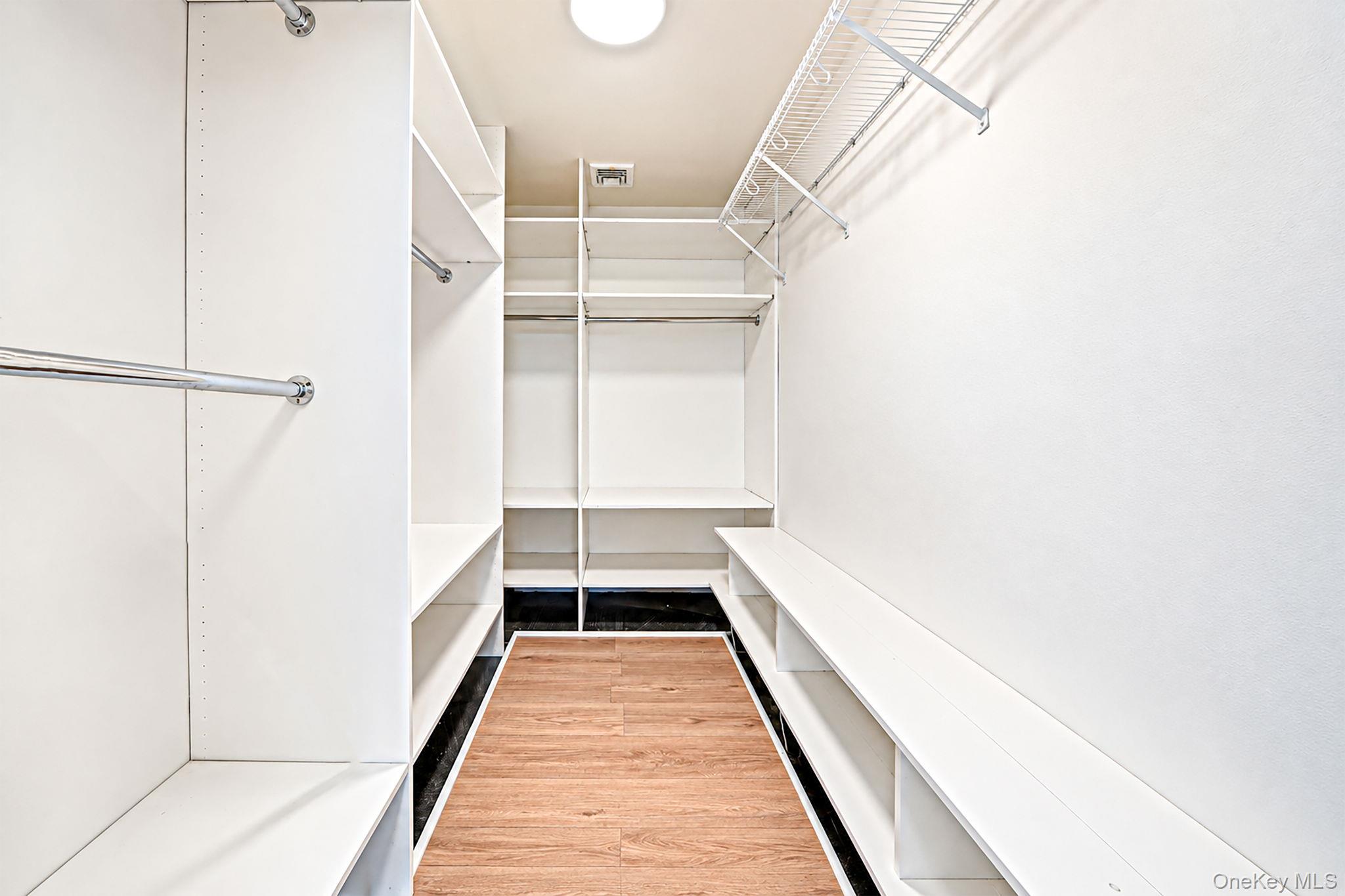 18 Woodridge Lane Property Photo 21