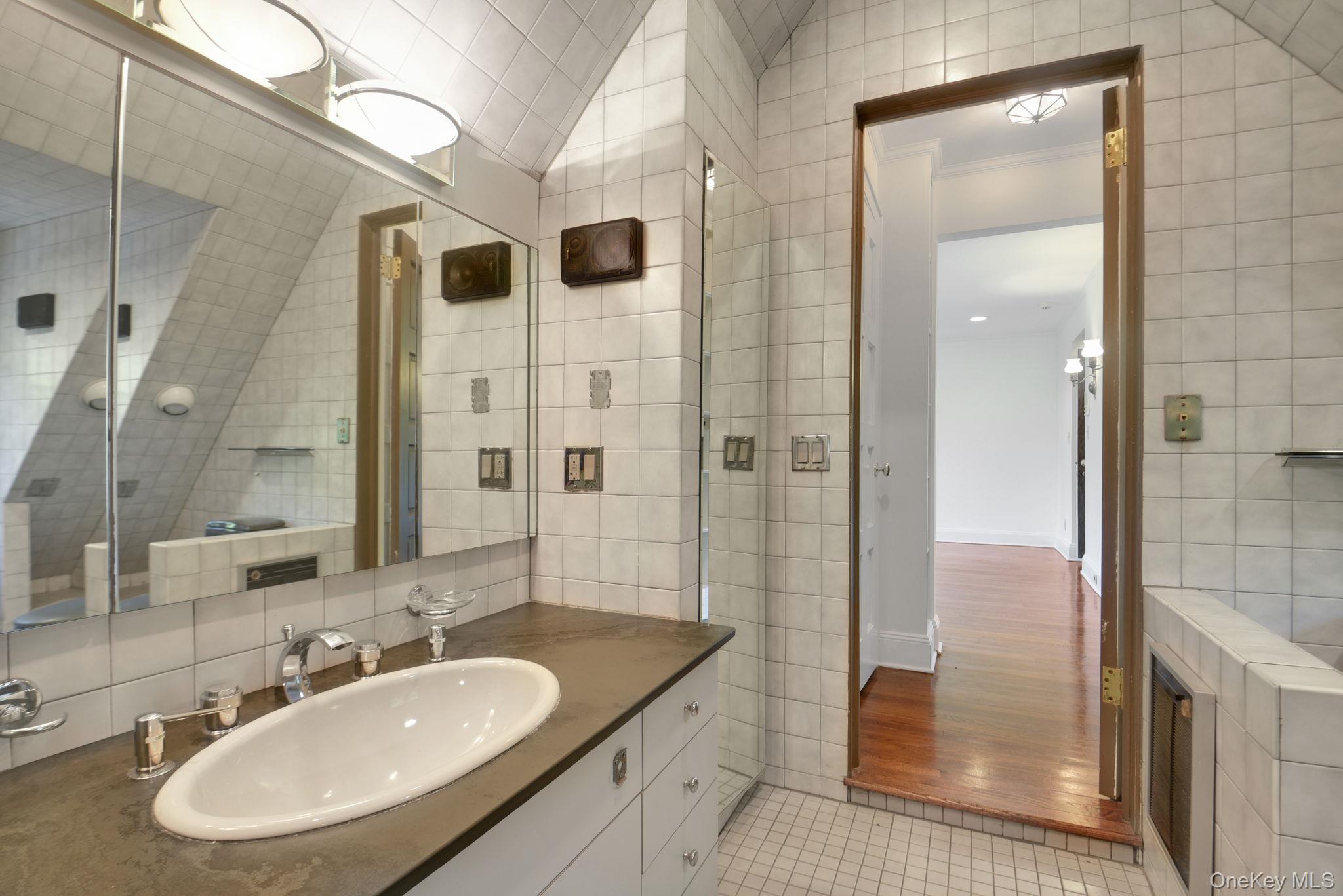 46 Fenimore Road Property Photo 25