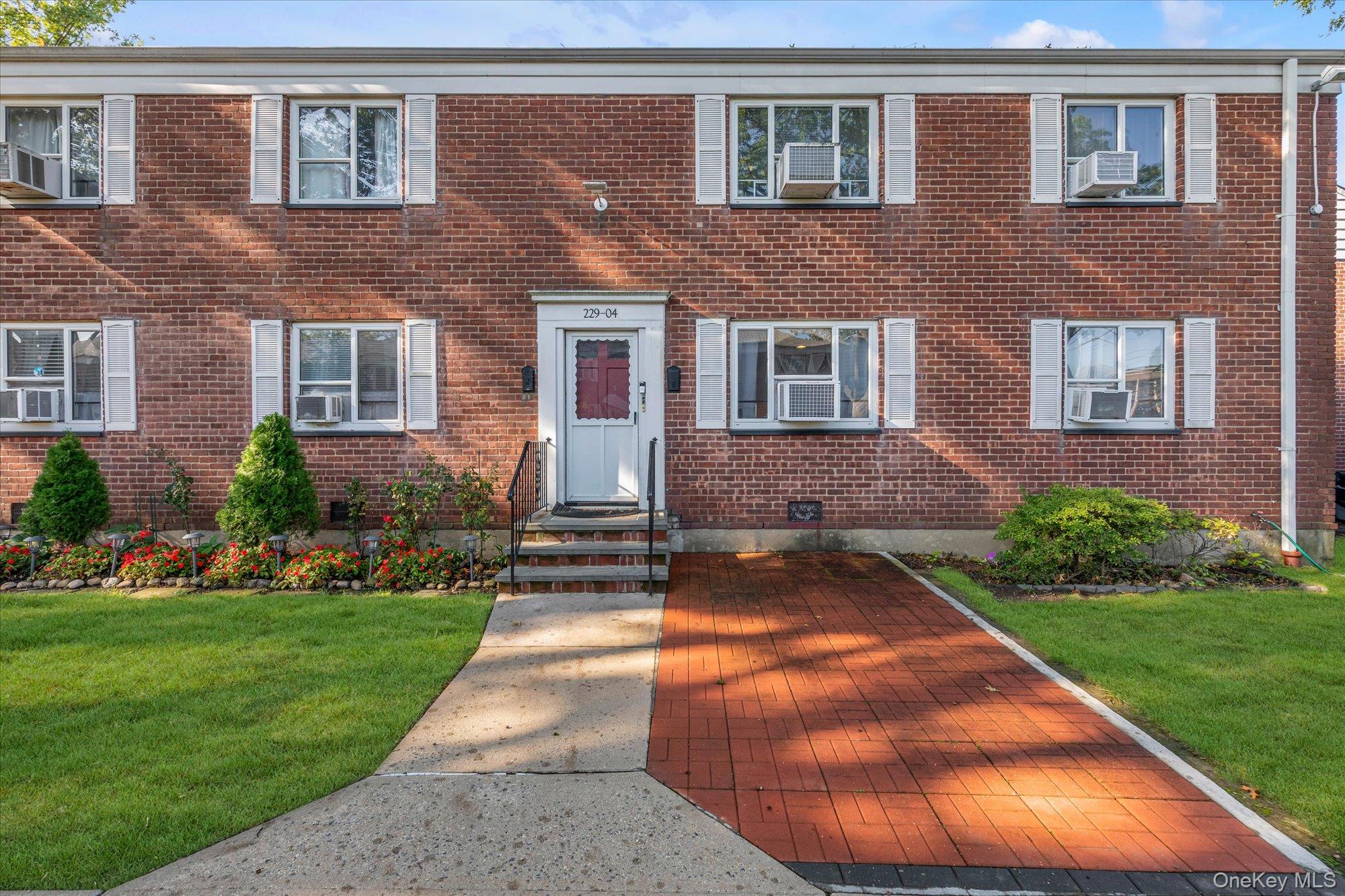229-04 Hillside Avenue 1st Floor Property Photo 1