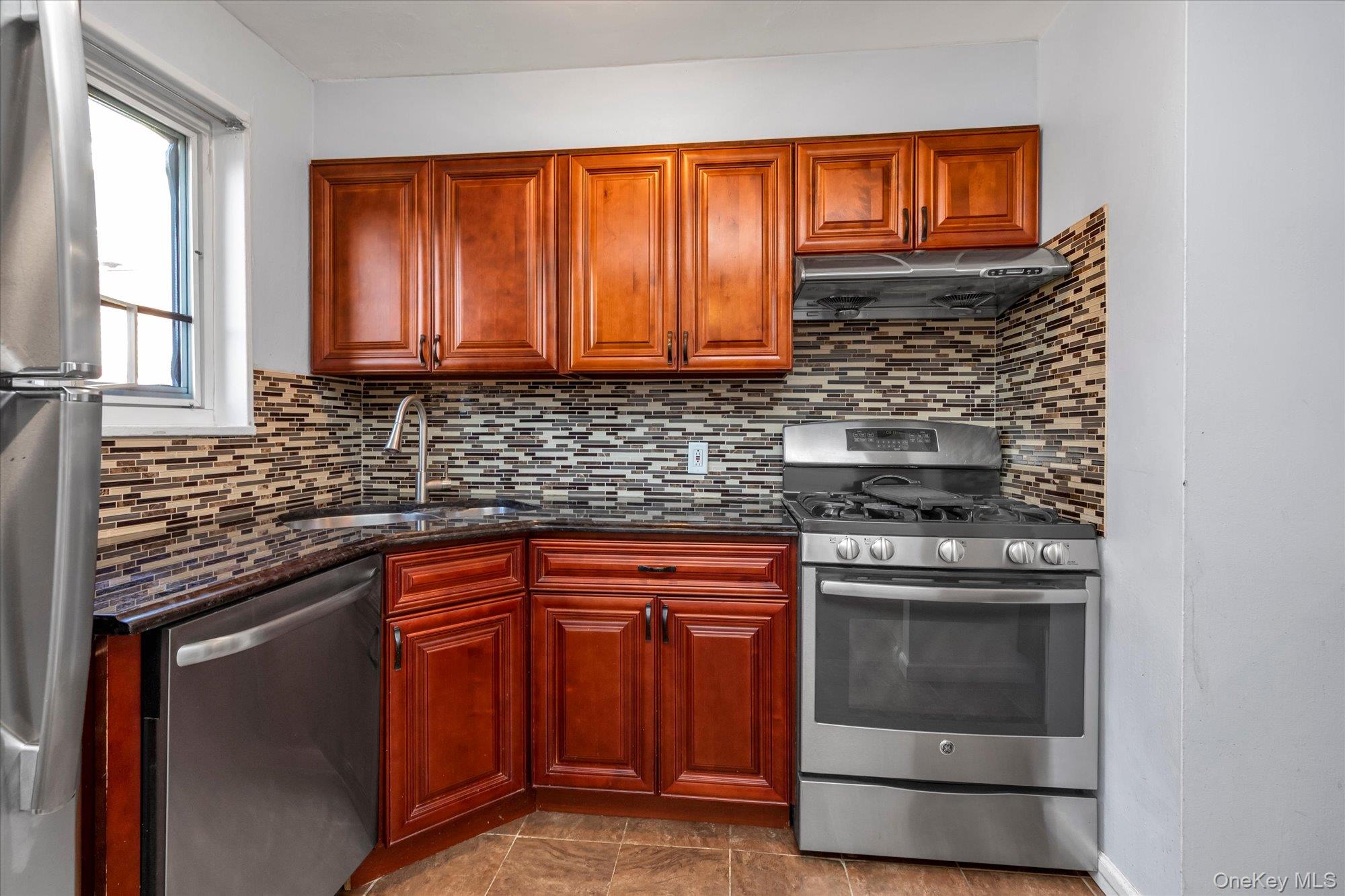 229-04 Hillside Avenue 1st Floor Property Photo 6