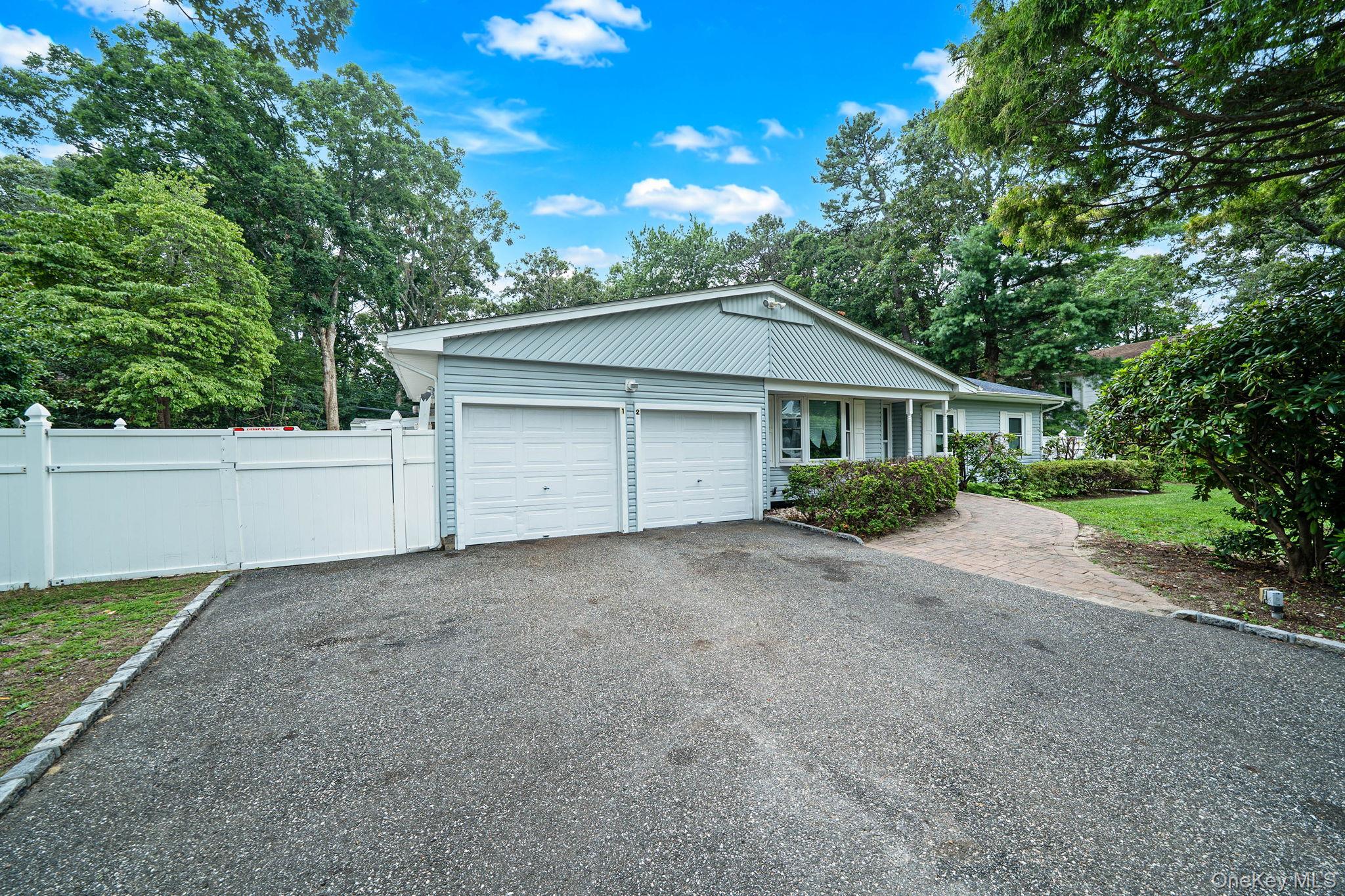 12 Beecher Street Property Photo 3