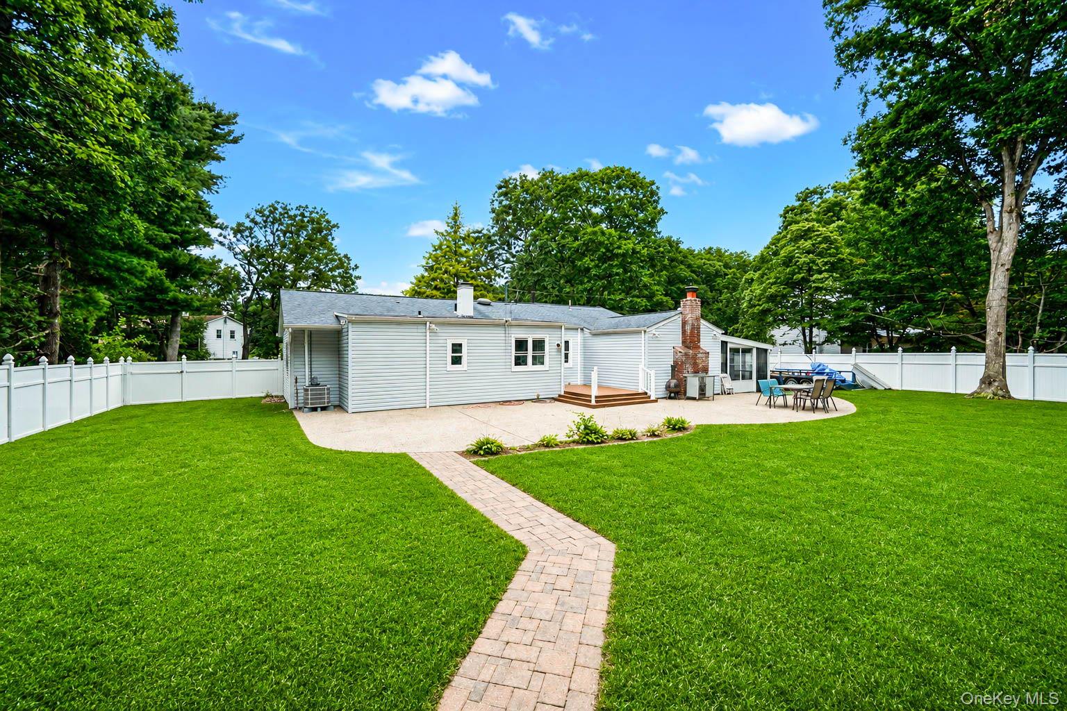 12 Beecher Street Property Photo 11