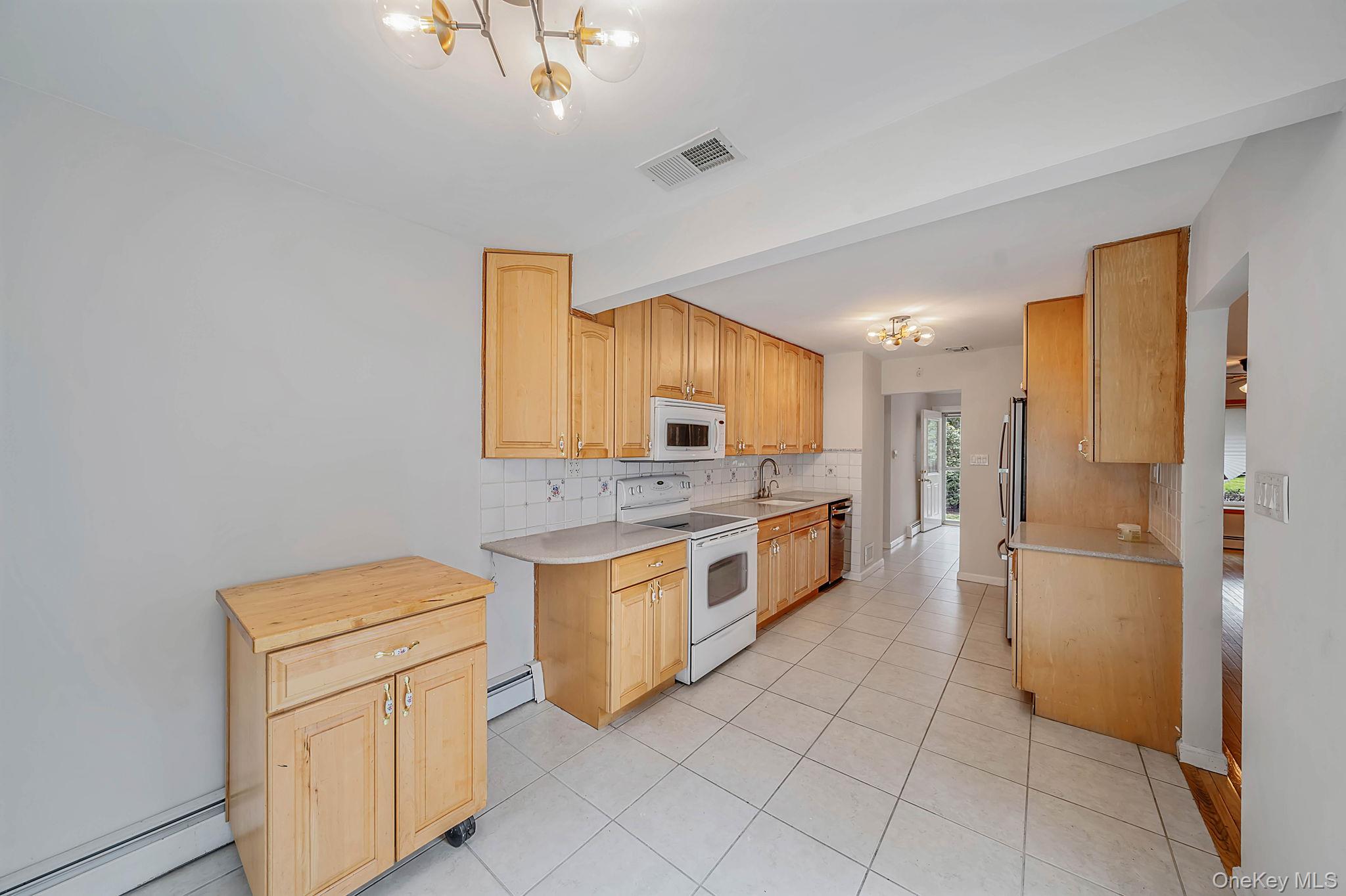 12 Beecher Street Property Photo 17