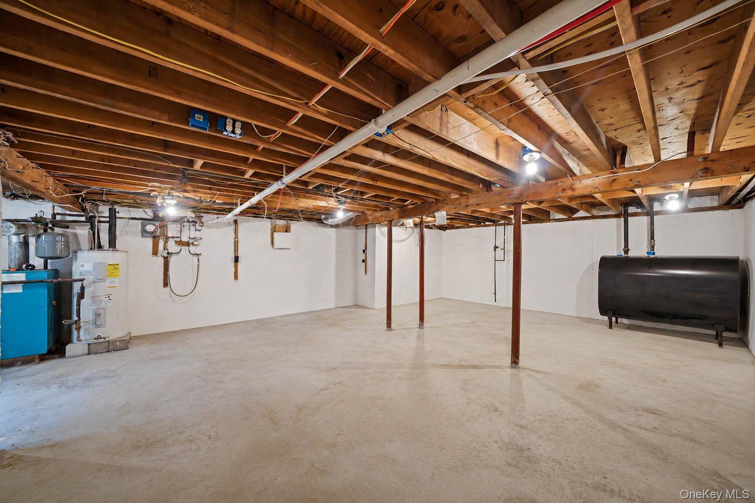 12 Beecher Street Property Photo 33