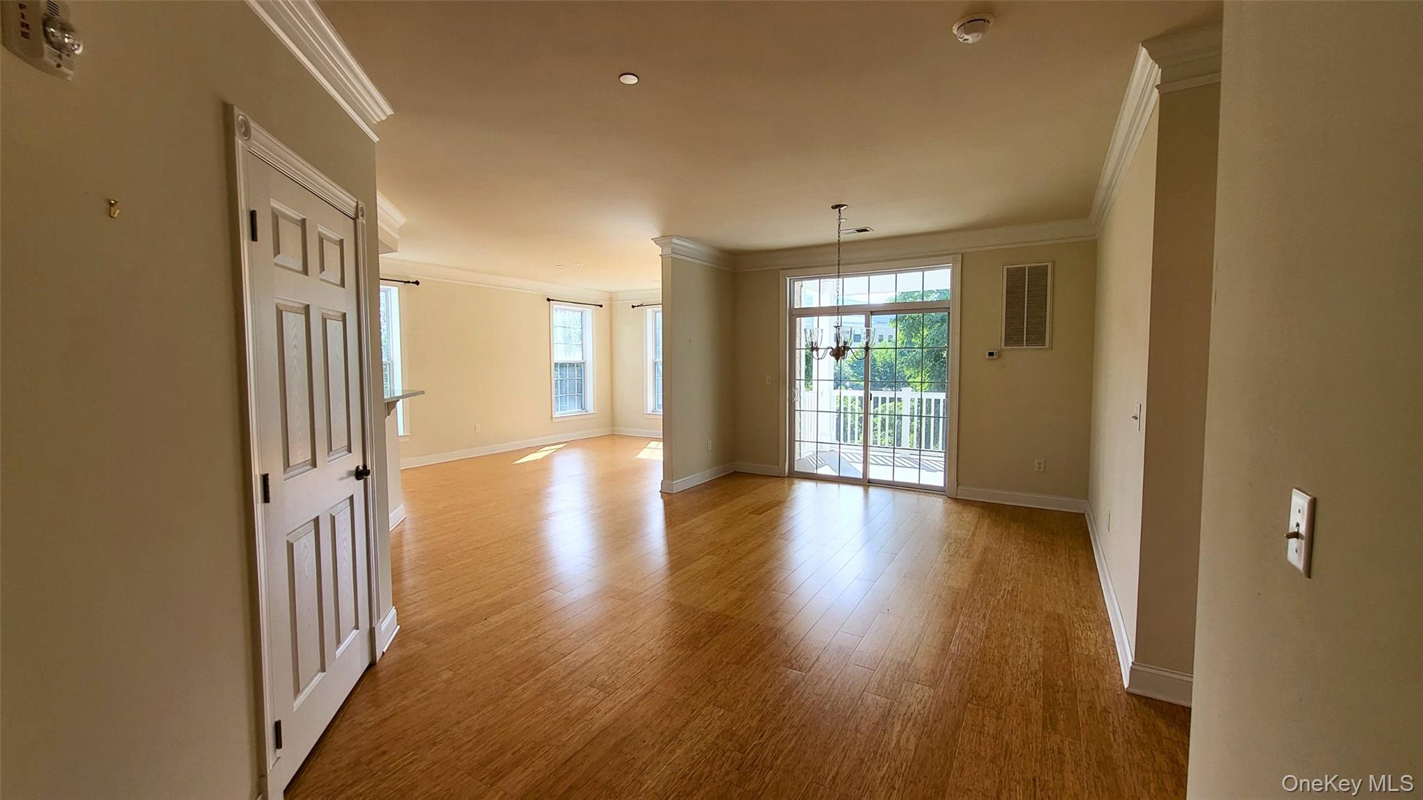 621 Regency Drive Property Photo 5