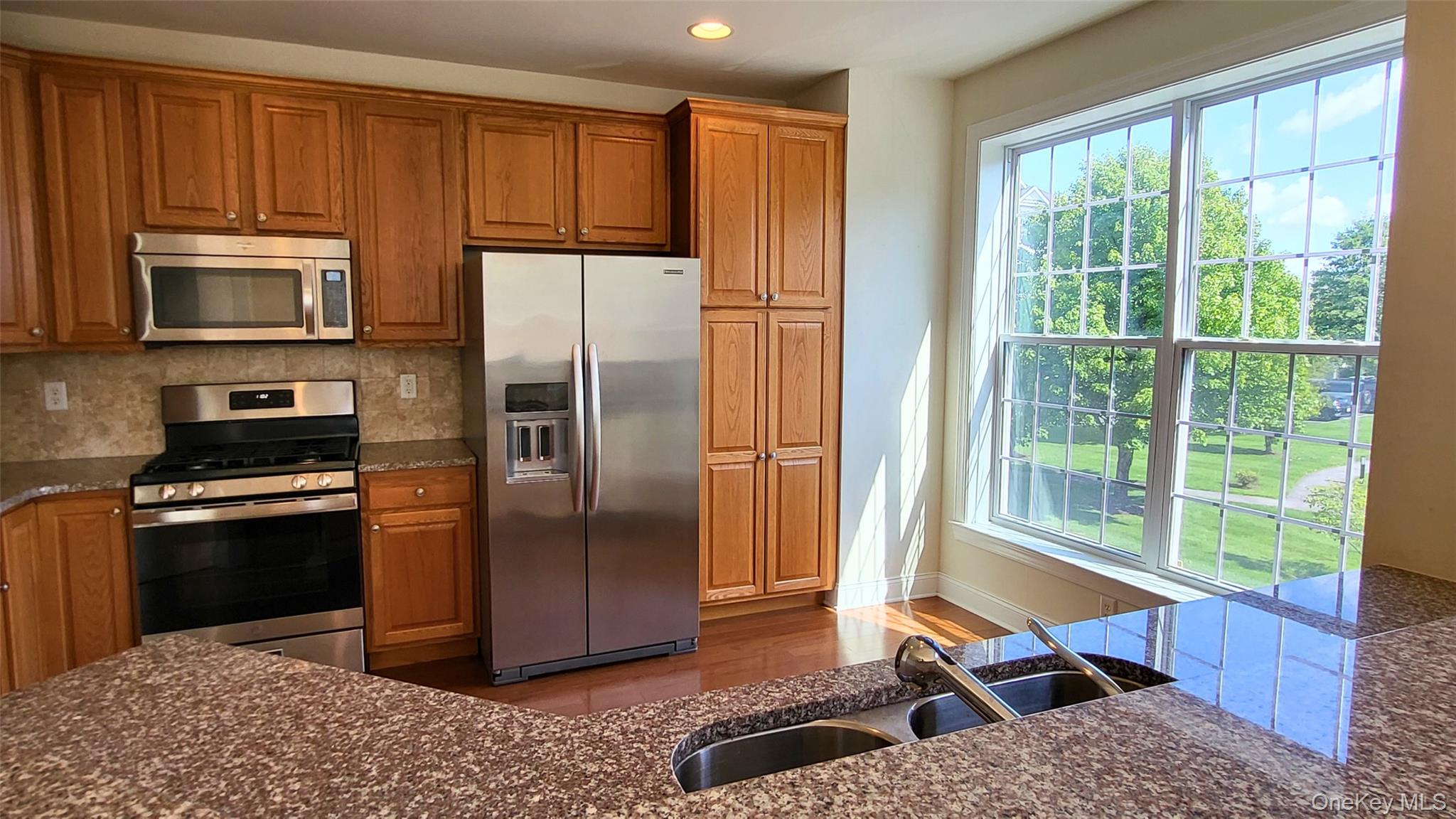621 Regency Drive Property Photo 6
