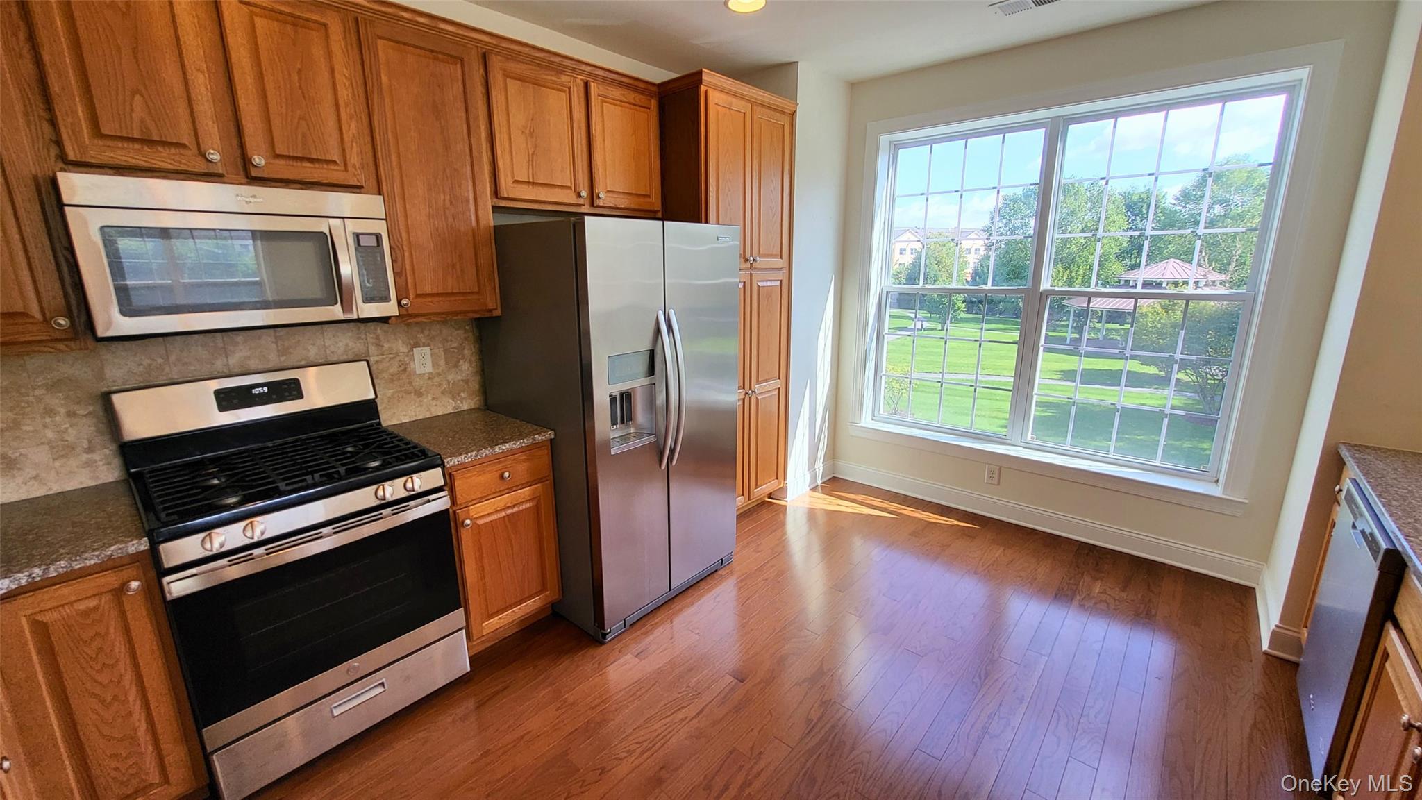 621 Regency Drive Property Photo 7