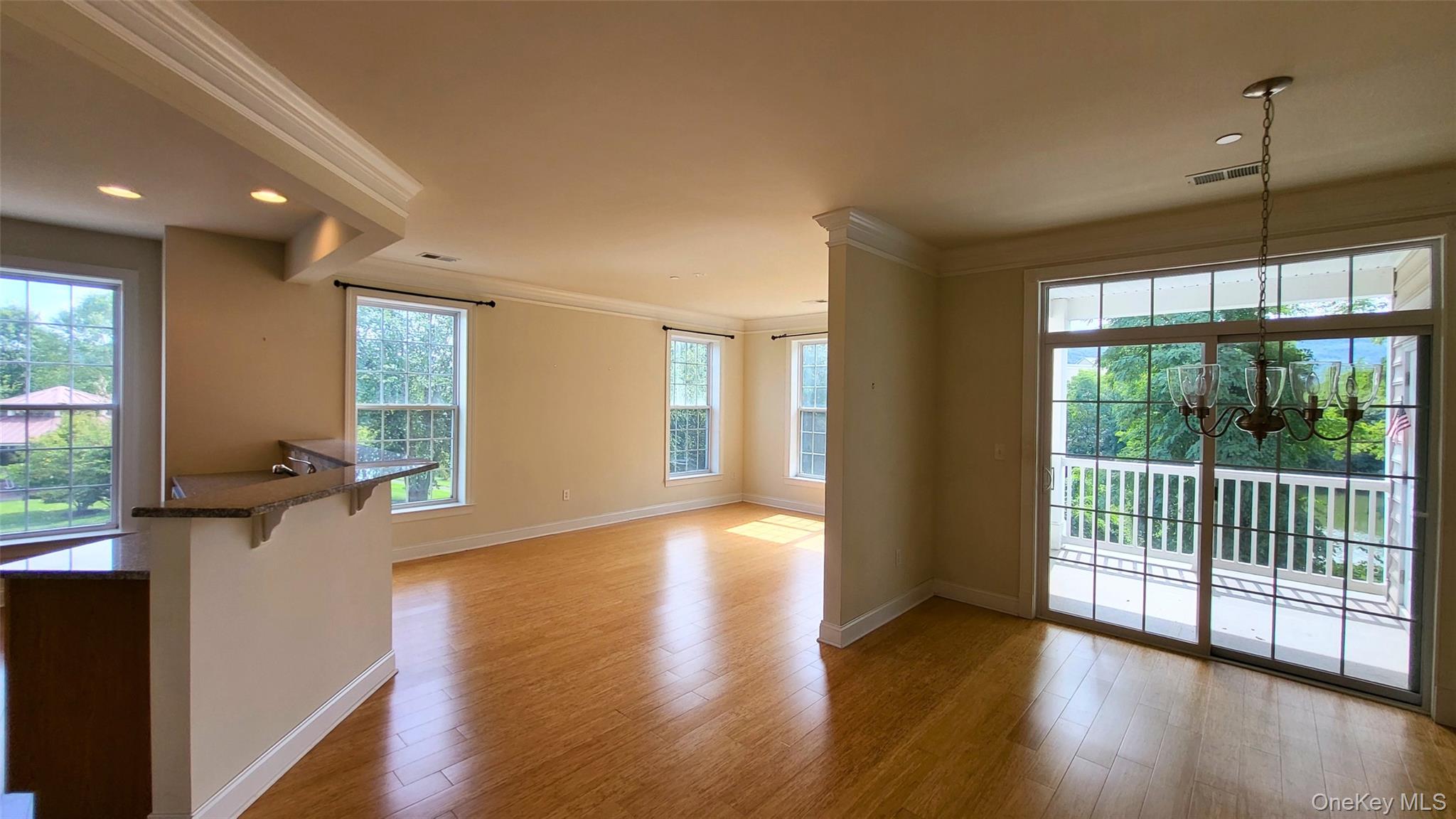 621 Regency Drive Property Photo 9
