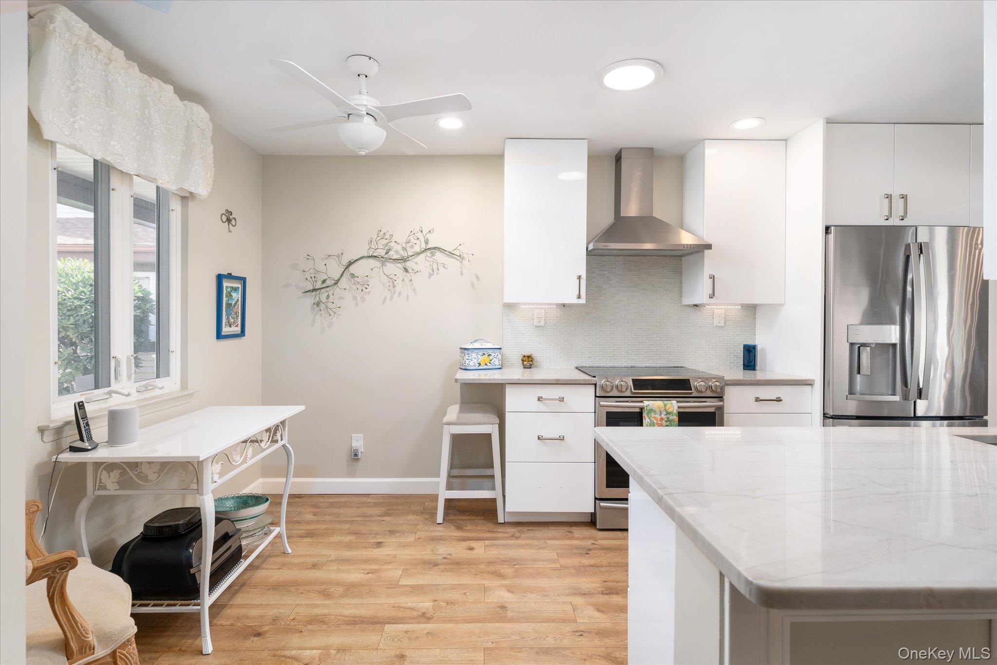 1102 Gotham Path Property Photo 3