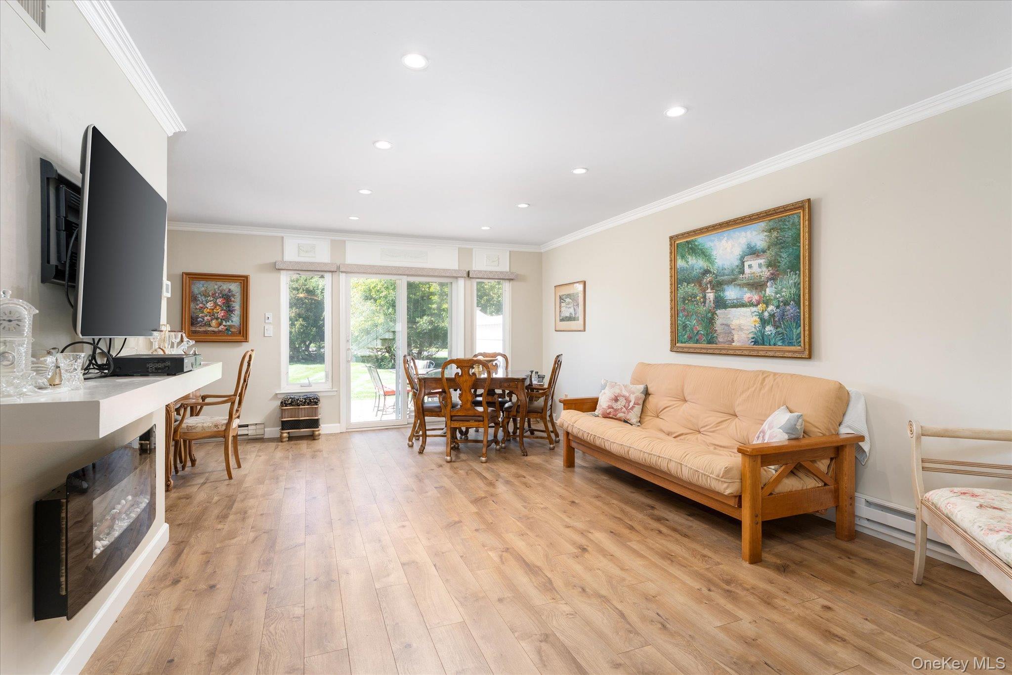 1102 Gotham Path Property Photo 10