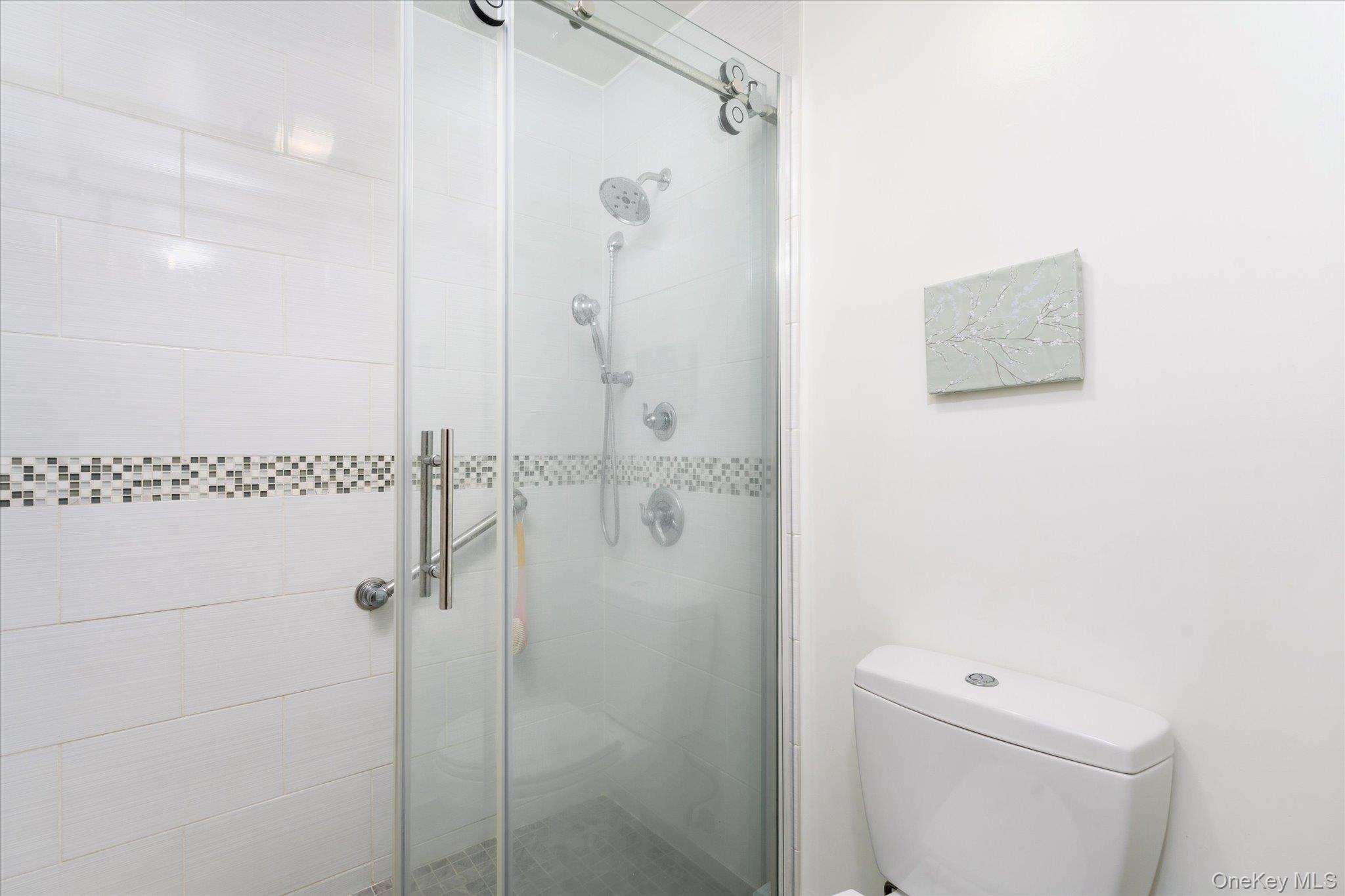 1102 Gotham Path Property Photo 14