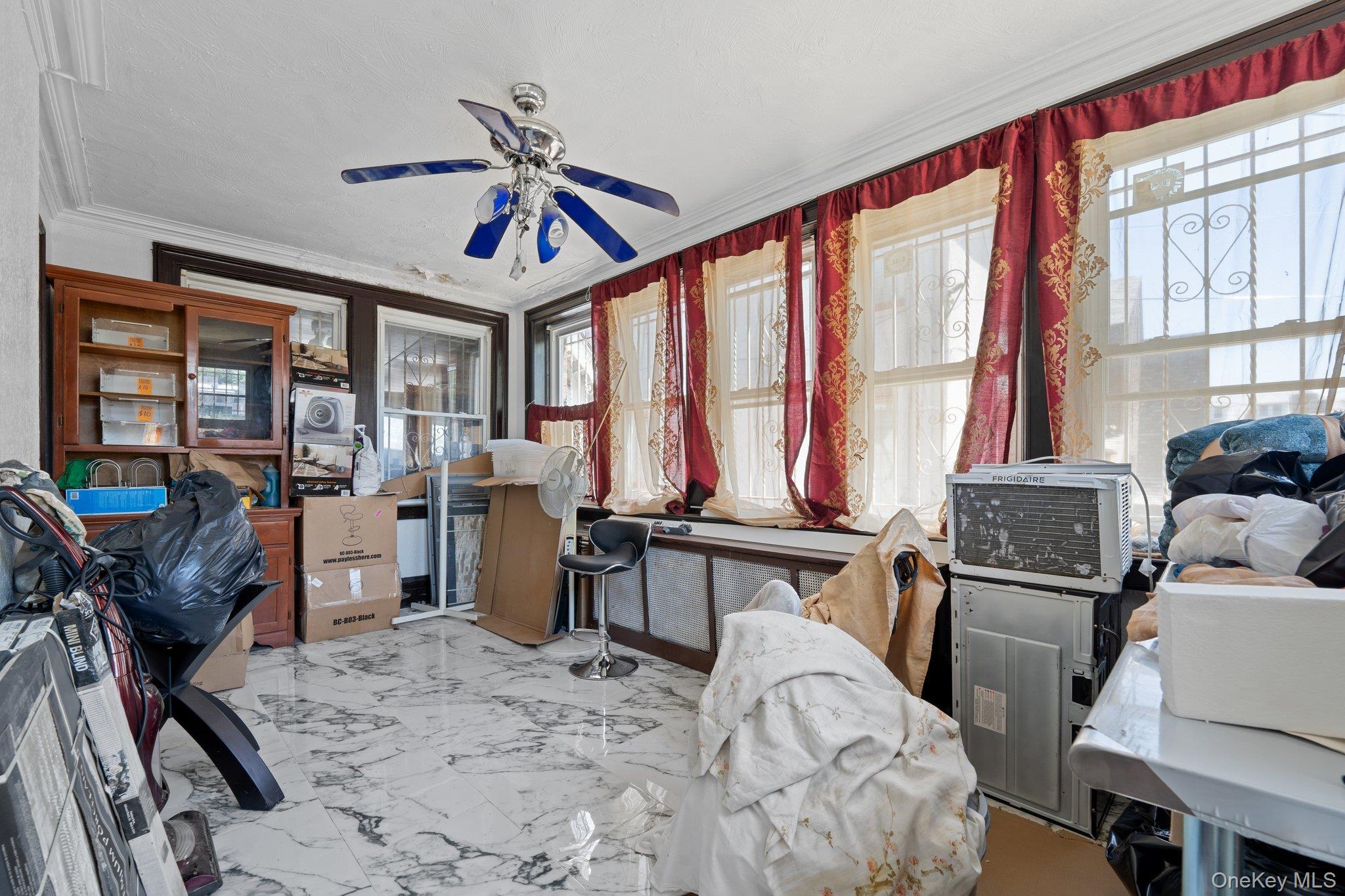 10505 Ditmars Boulevard Property Photo 6