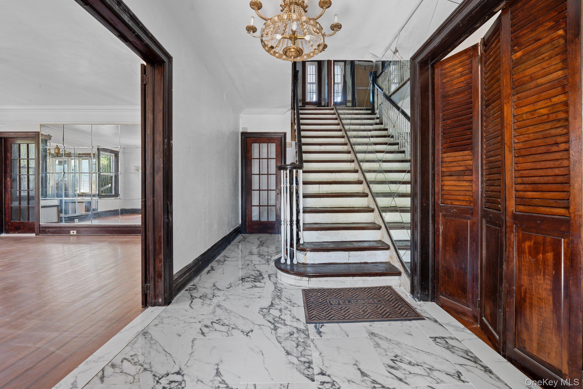 10505 Ditmars Boulevard Property Photo 8