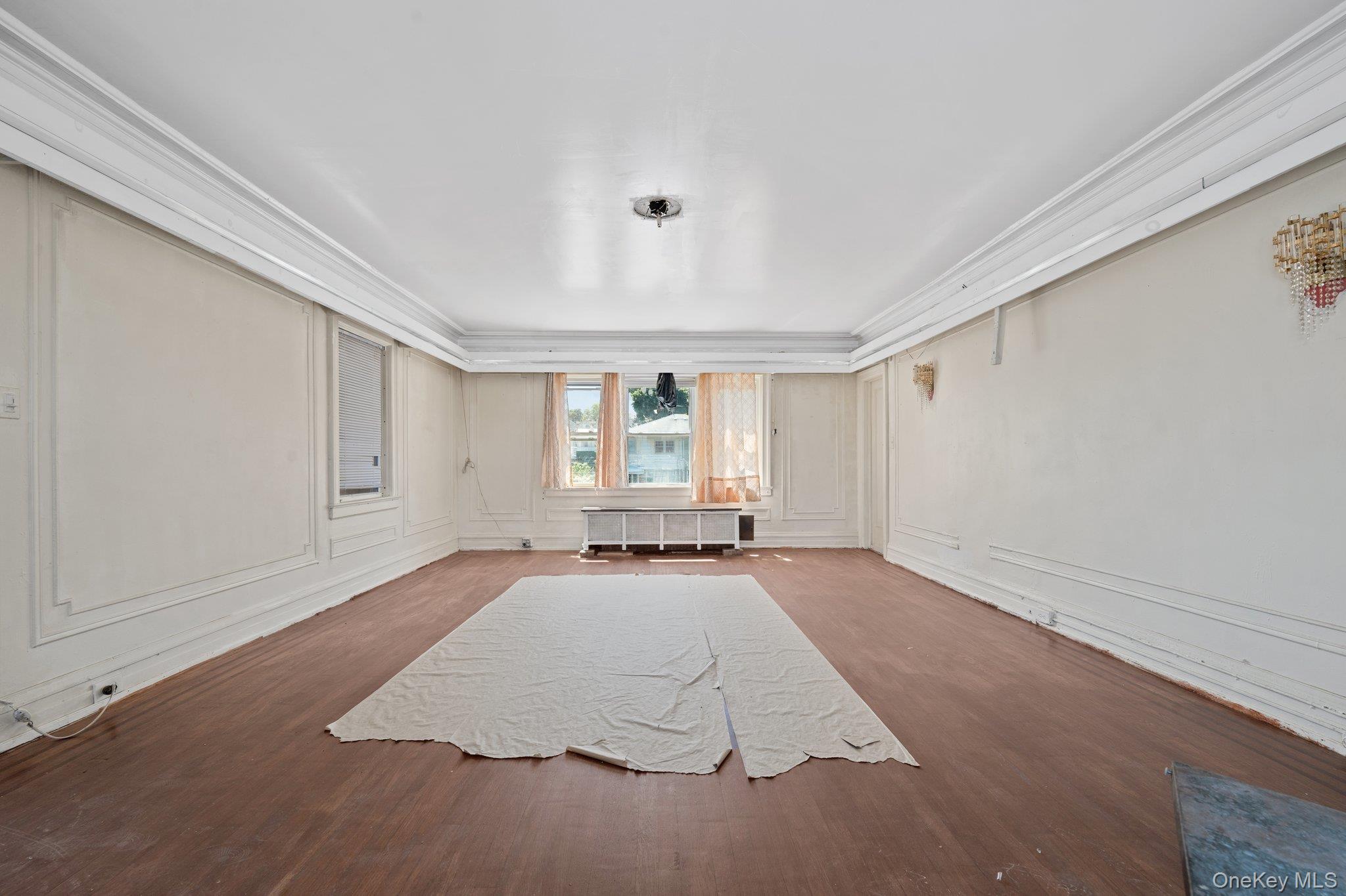 10505 Ditmars Boulevard Property Photo 10