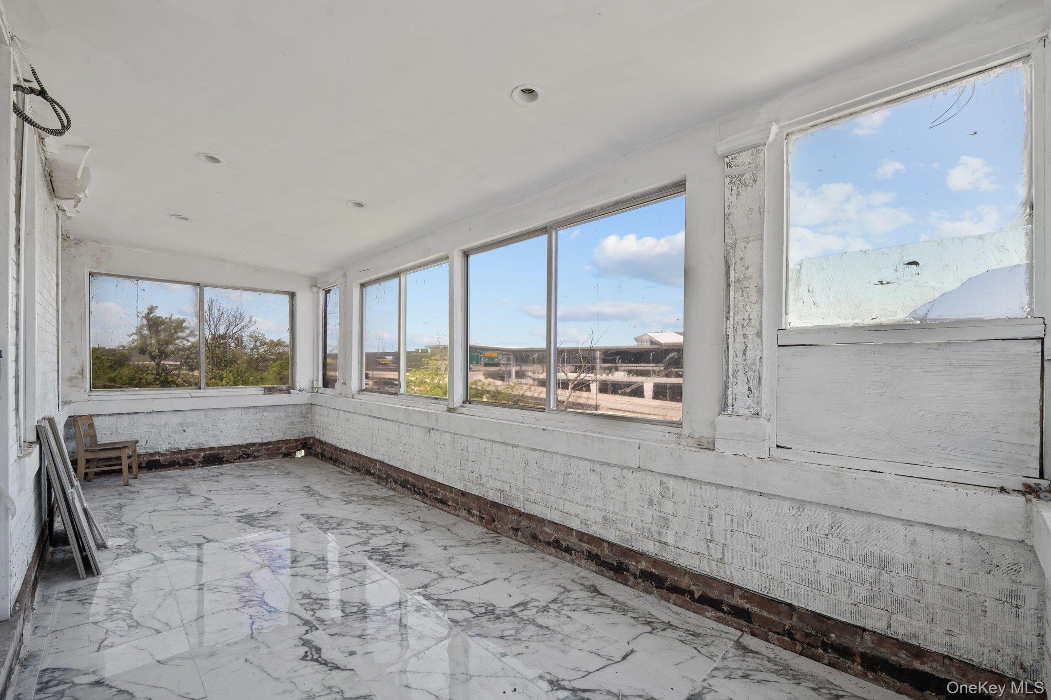 10505 Ditmars Boulevard Property Photo 12