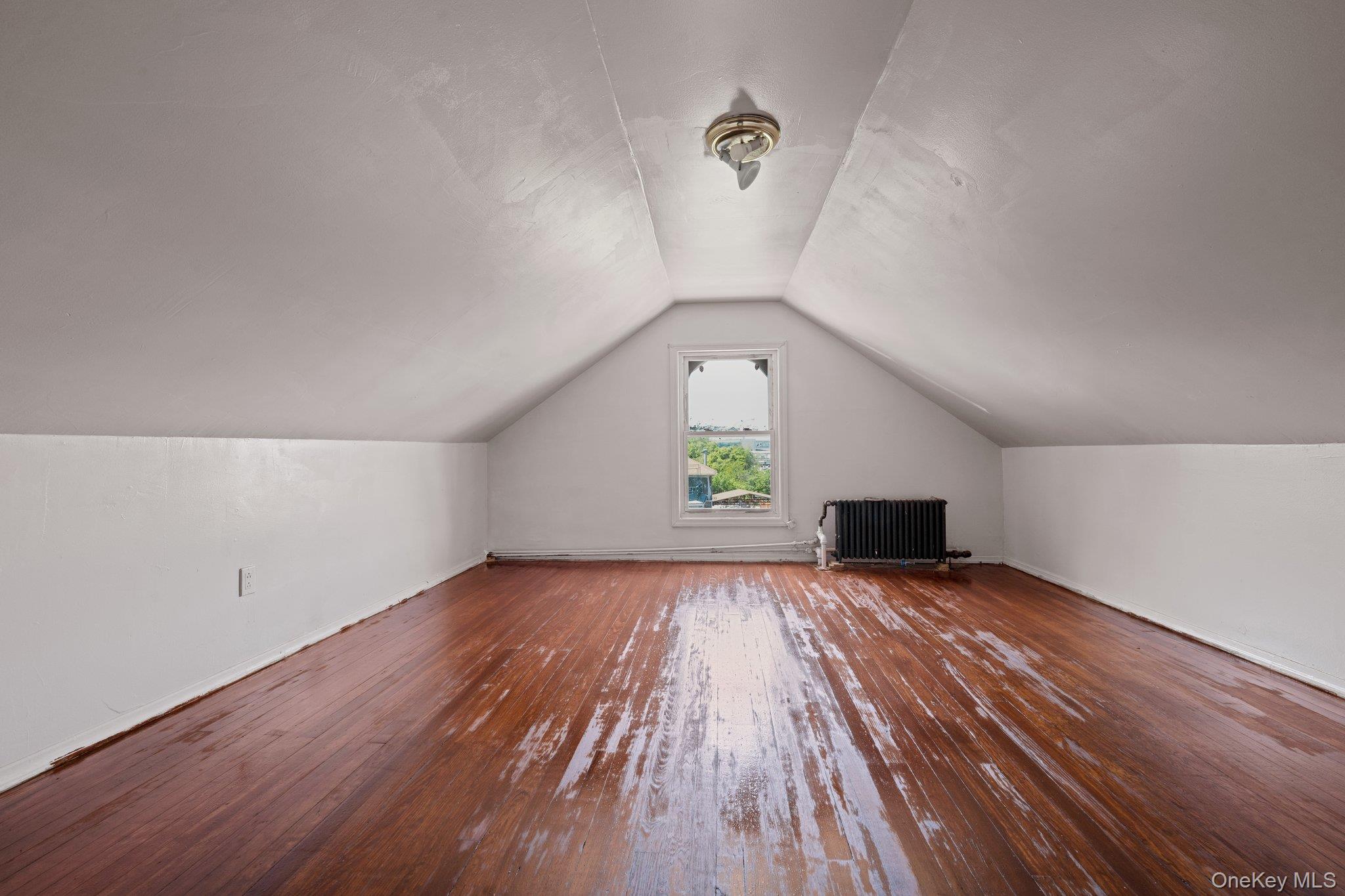 10505 Ditmars Boulevard Property Photo 14