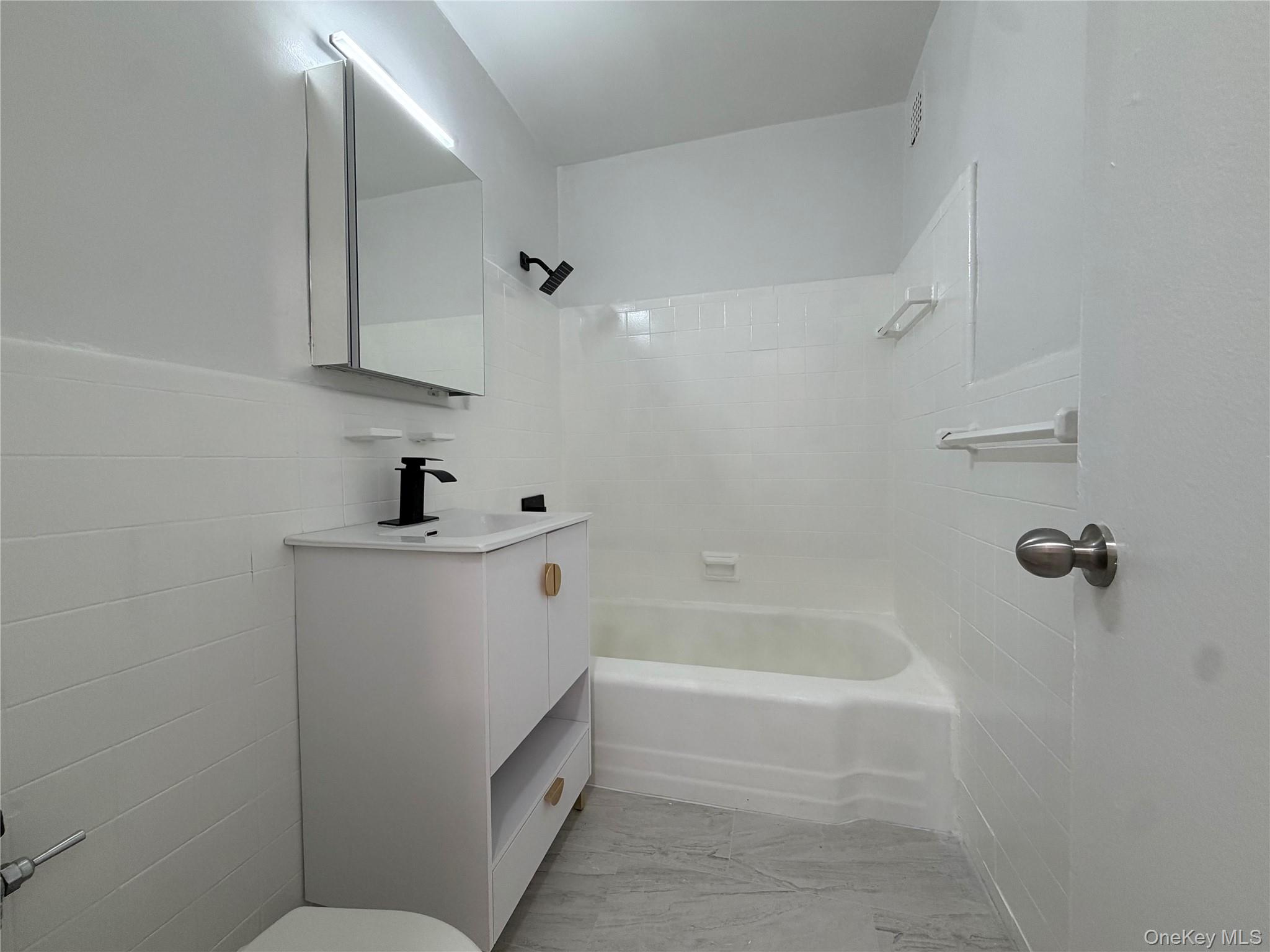 10-40 Neilson Street 3n Property Photo 9