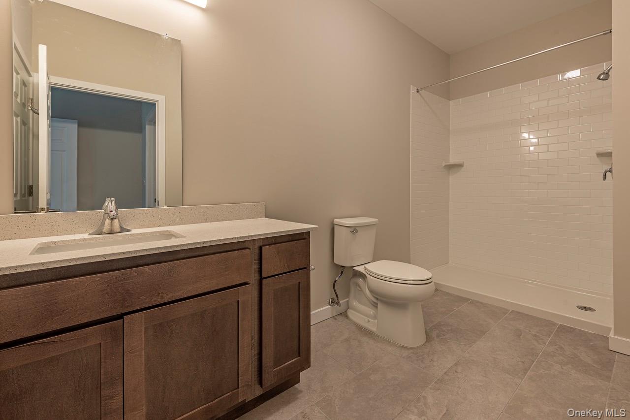 87 N Chestnut Street 103 Property Photo 6