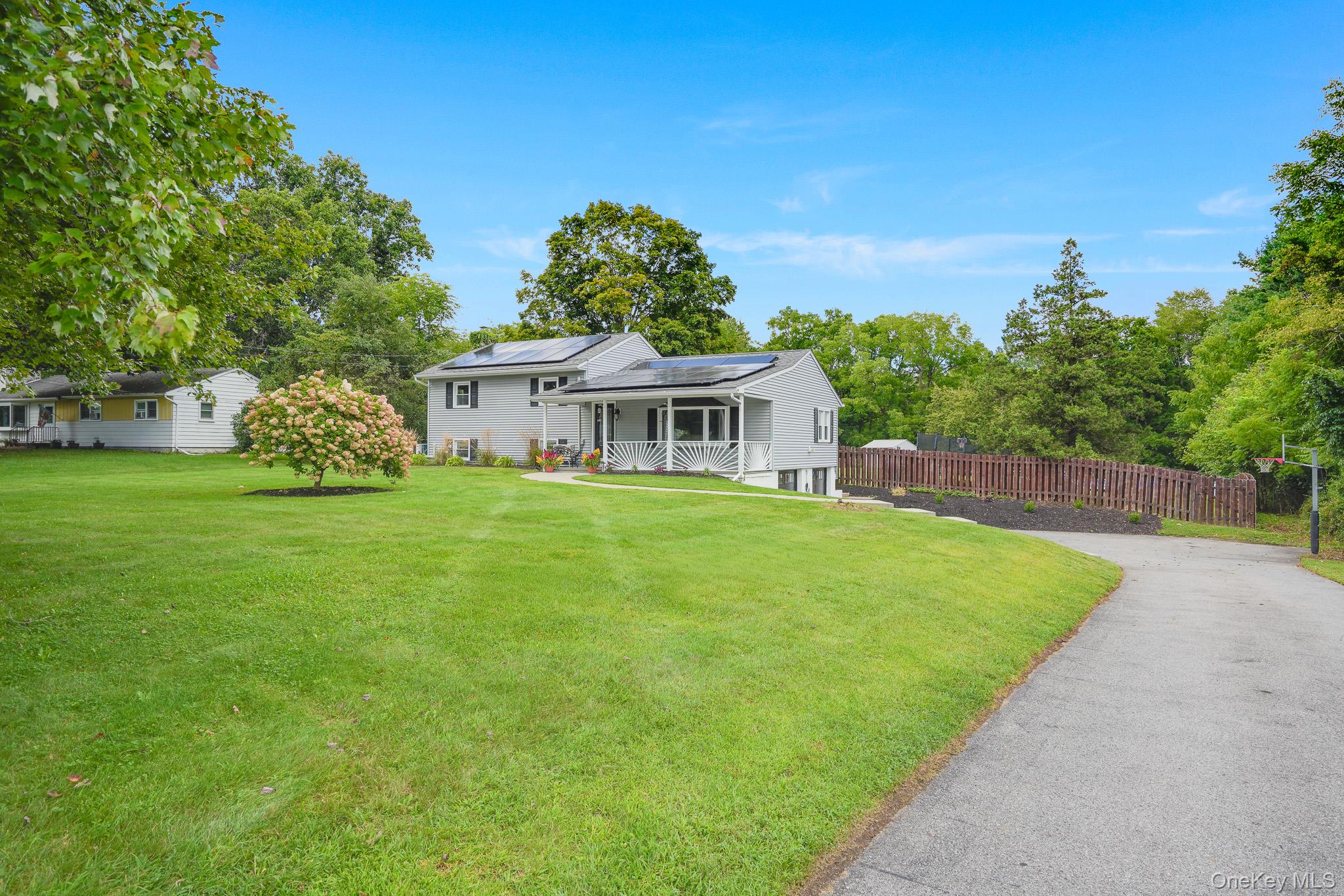 10 Meadow Lane Property Photo 2