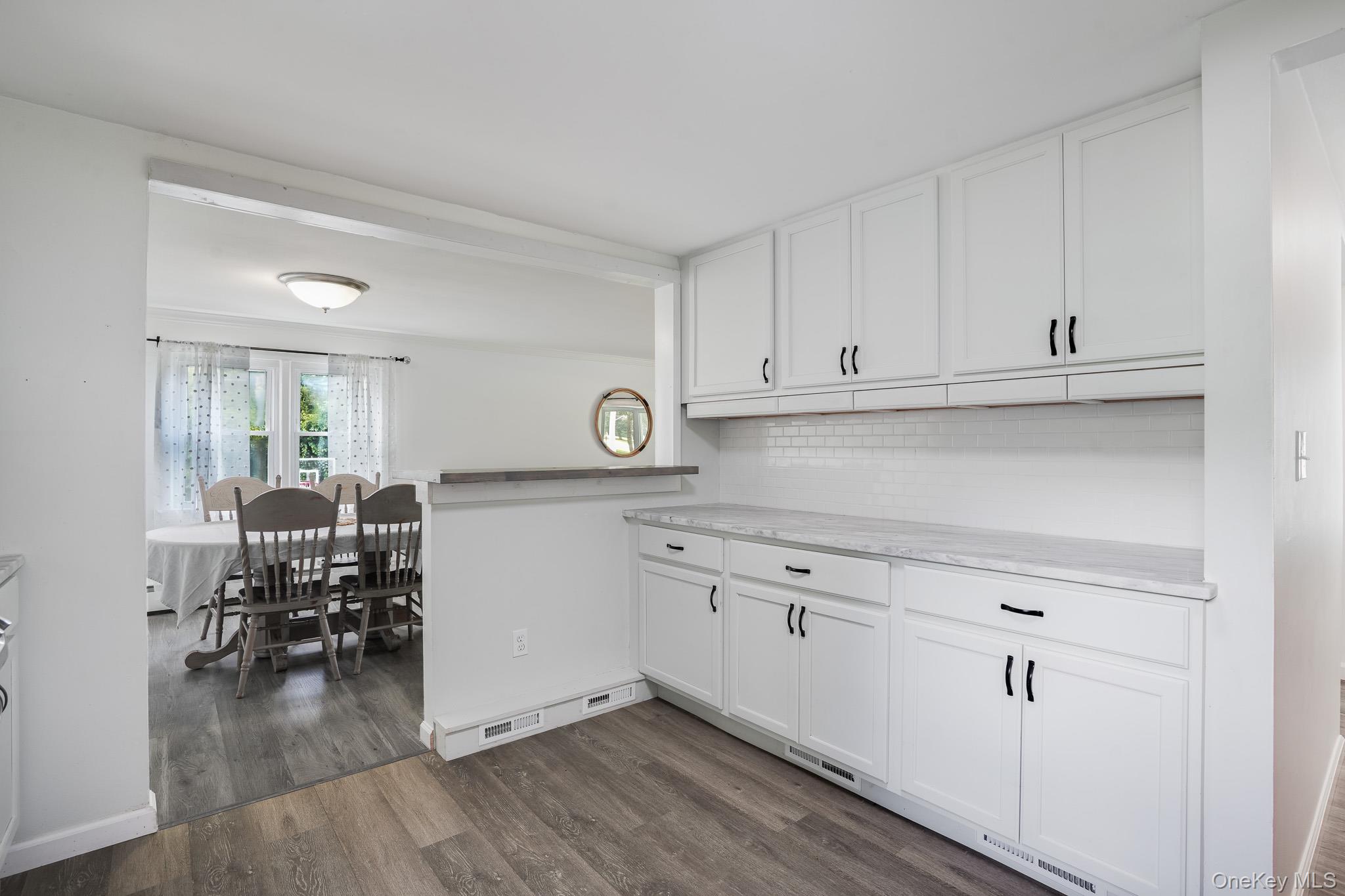 10 Meadow Lane Property Photo 10