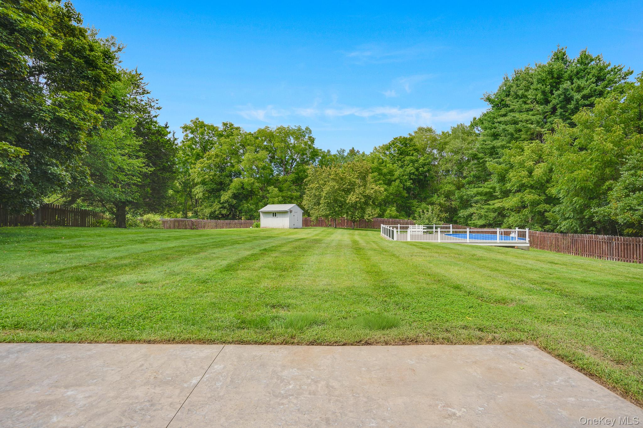 10 Meadow Lane Property Photo 32