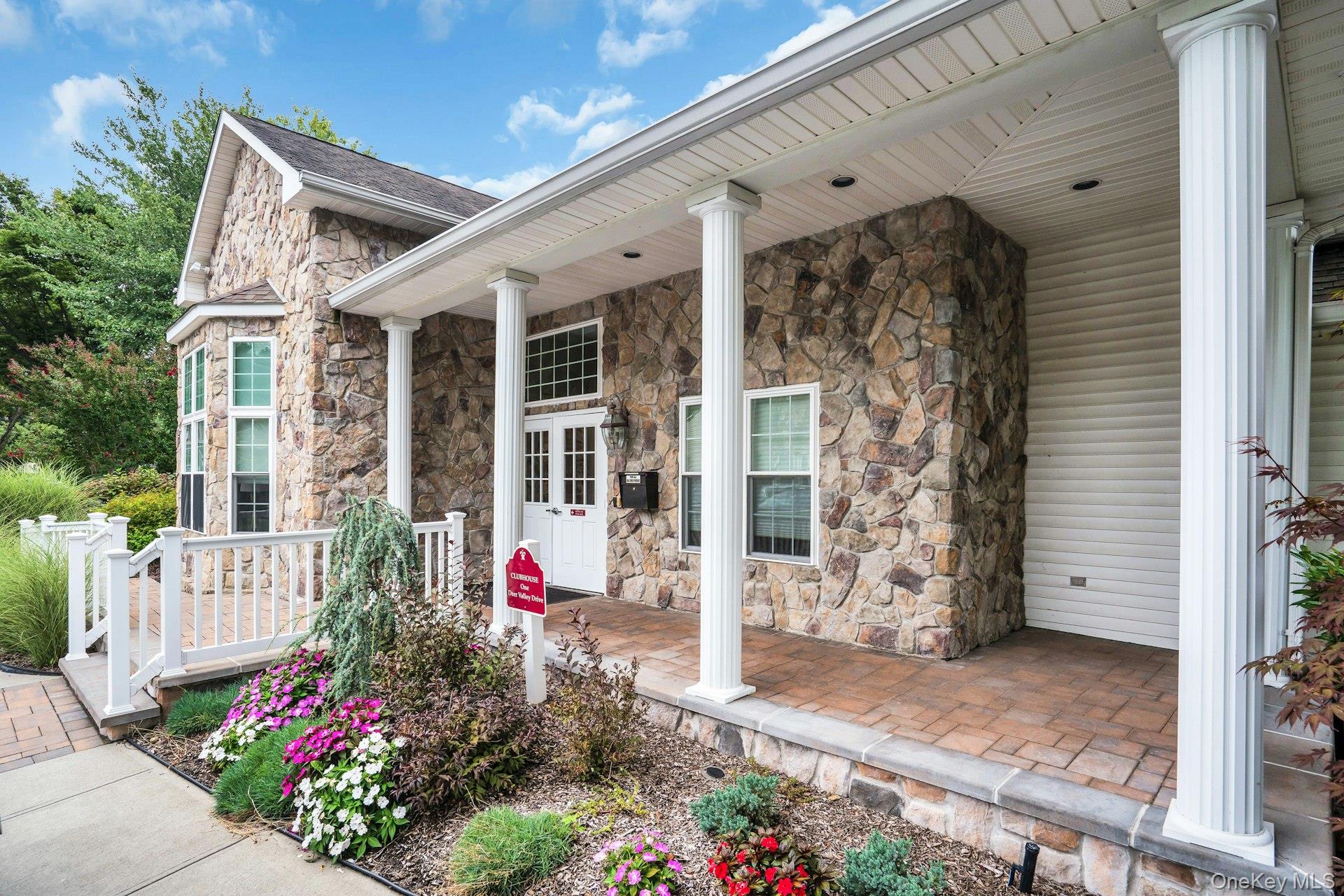 107 Deer Valley Drive Property Photo 3