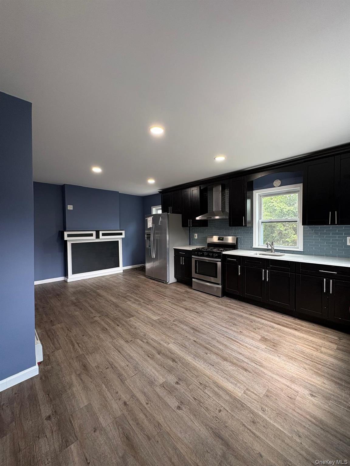 1047313 Property Photo 1