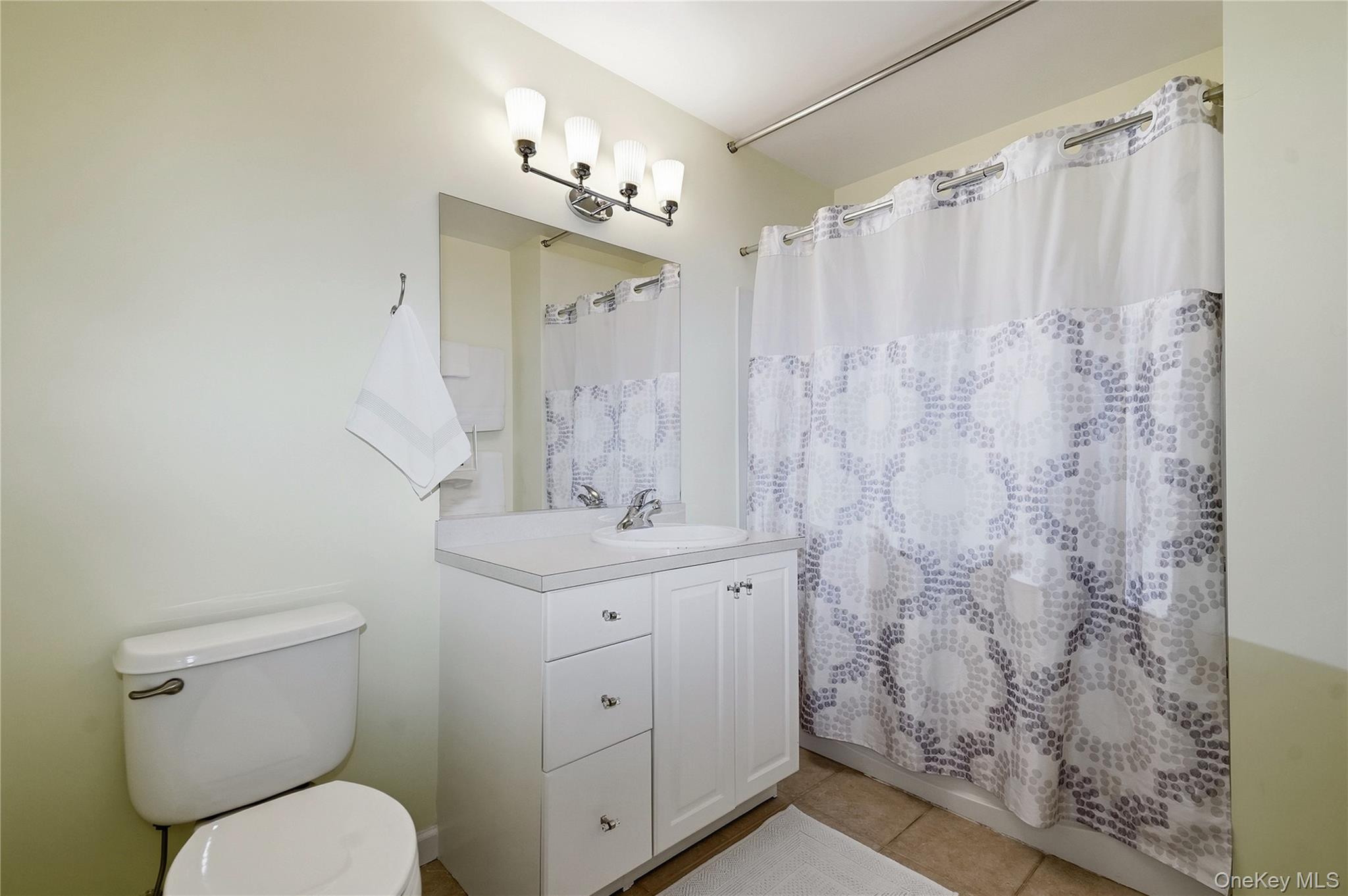 300 Woodcrest Lane 329 Property Photo 14