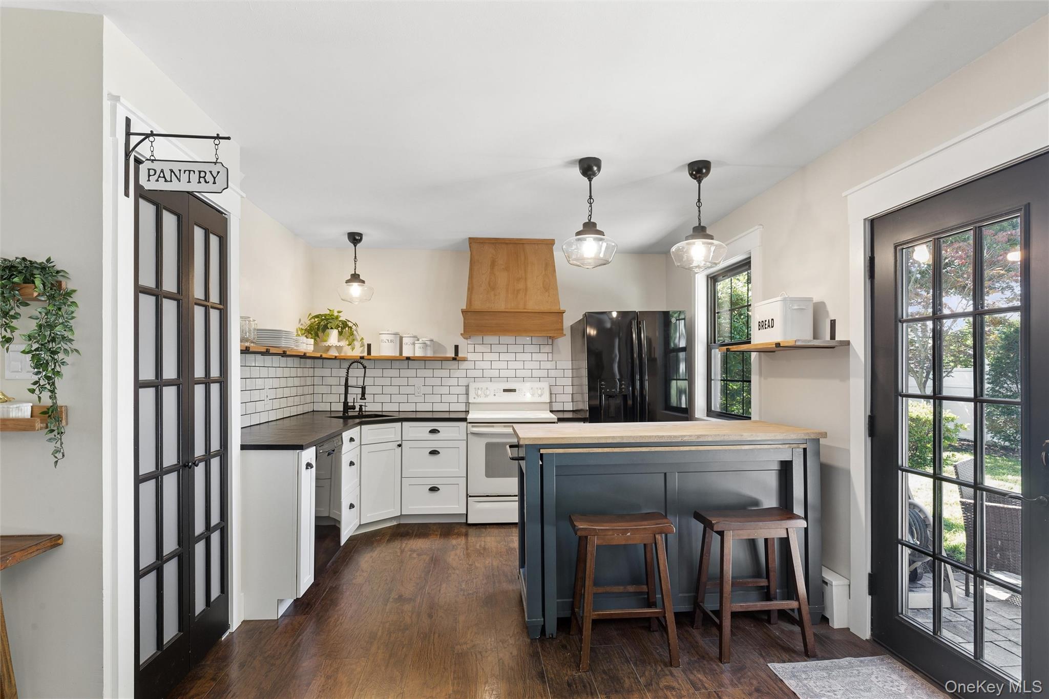26 Avenue D Property Photo 6
