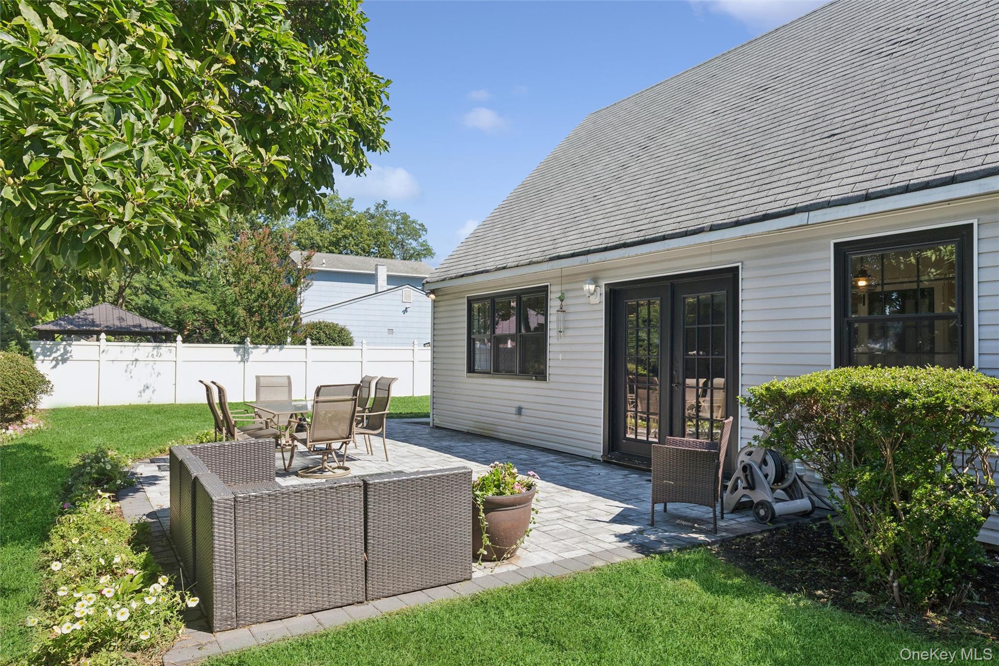 26 Avenue D Property Photo 17
